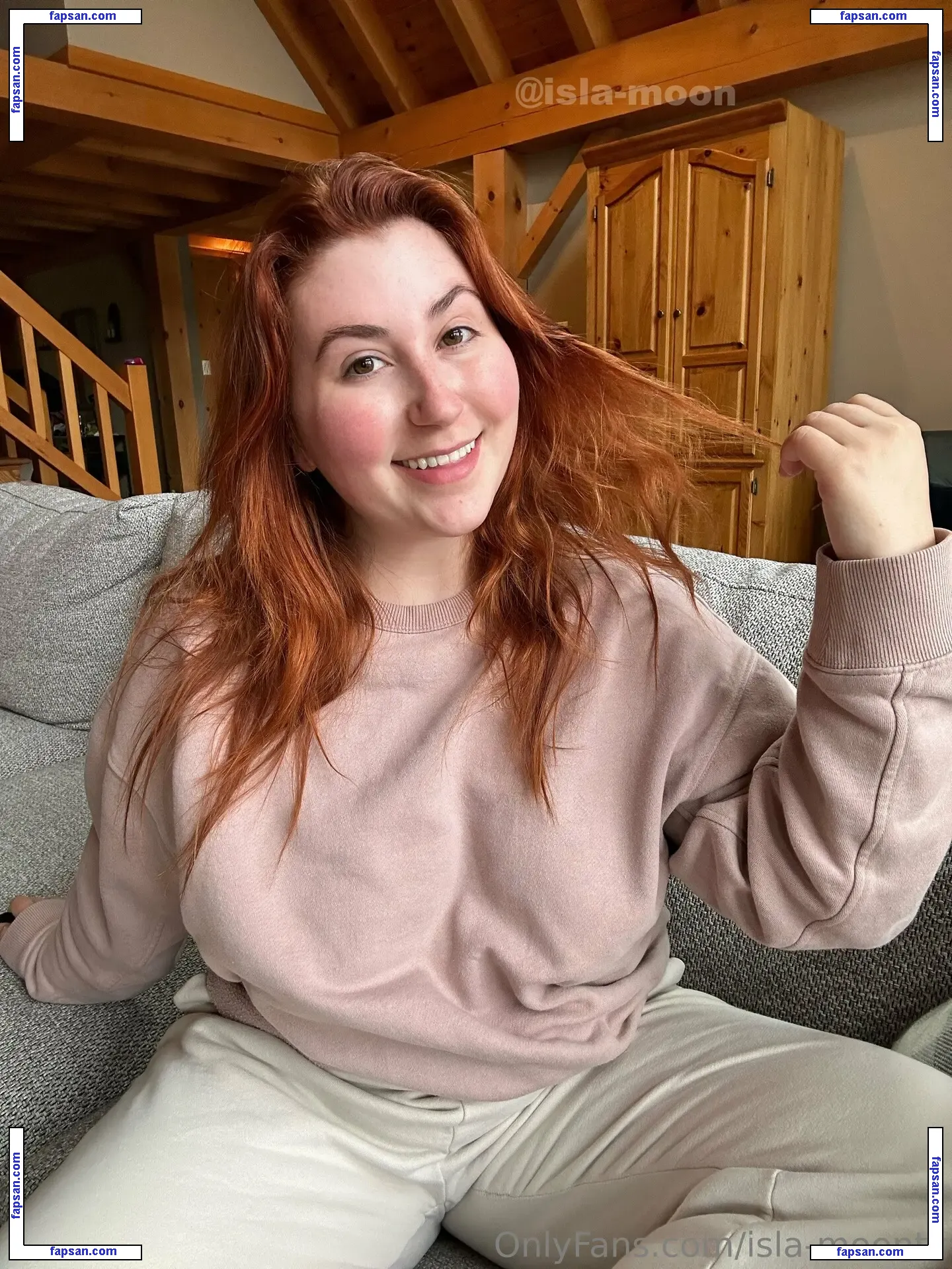 isla-moontv nude photo #0009 from OnlyFans