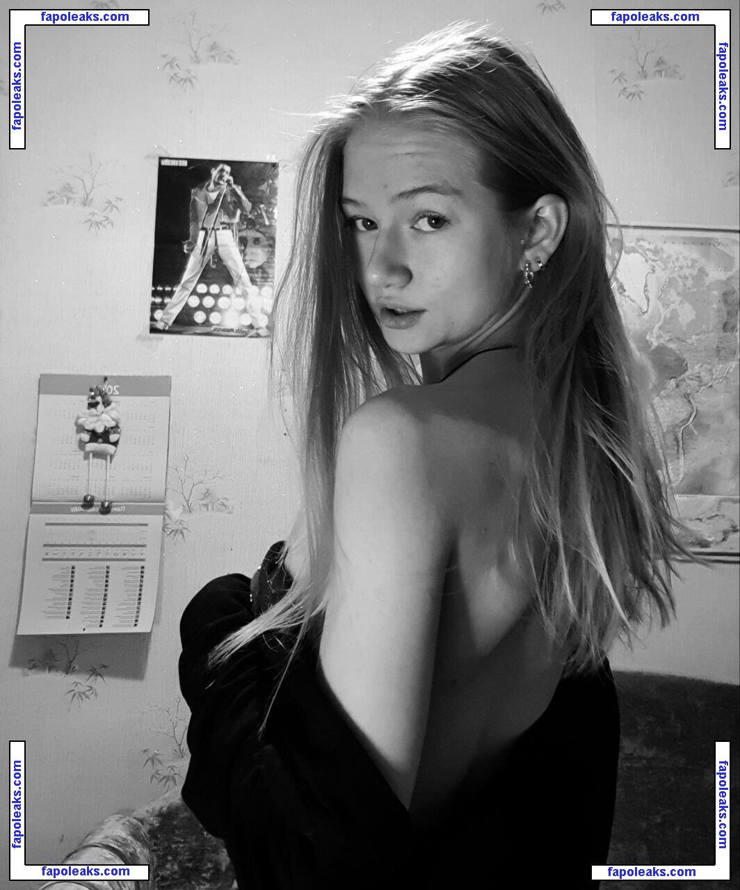 Isobel's Adventures / adventures_of_isobel_and_isaac nude photo #0003 from OnlyFans
