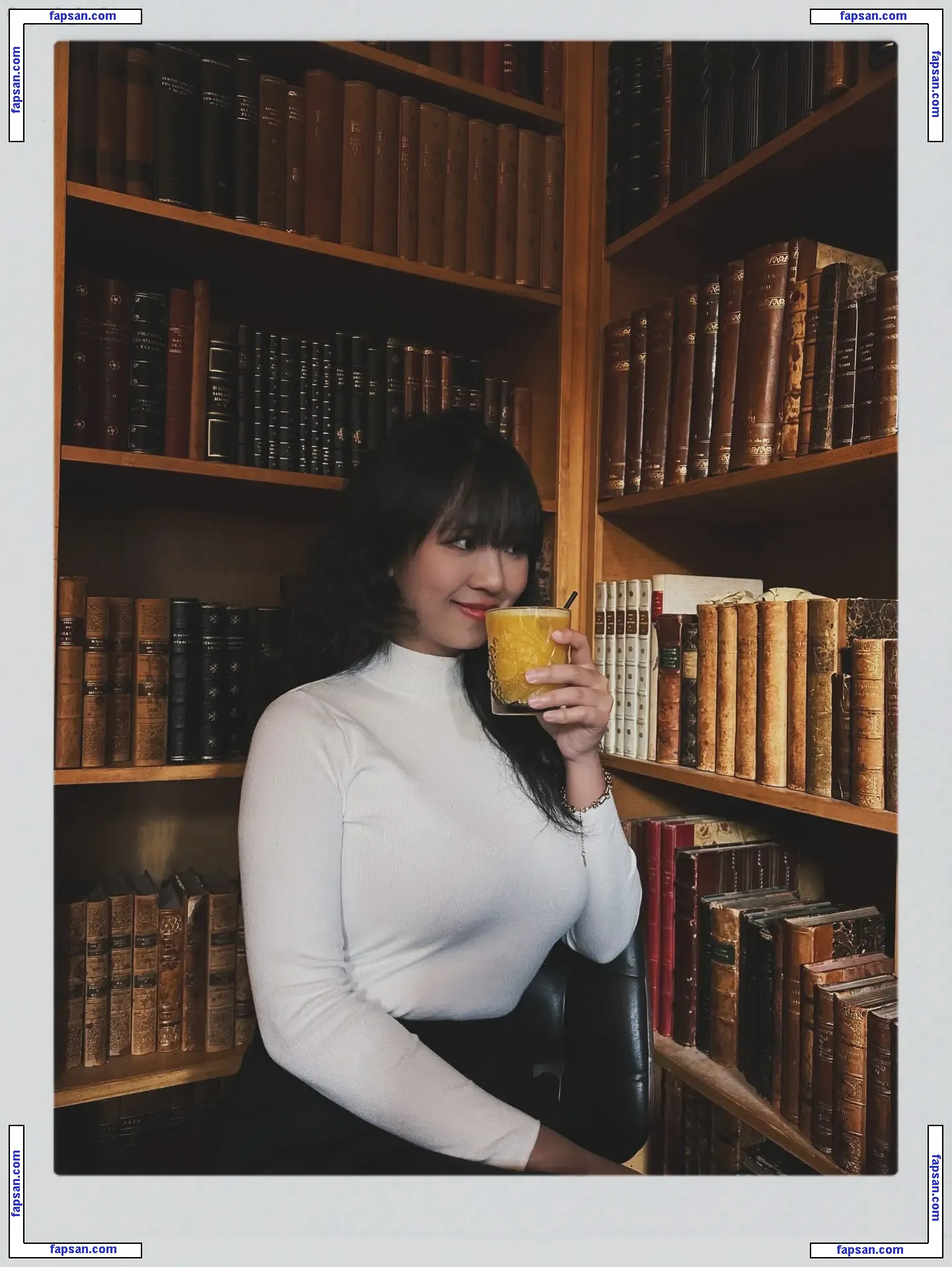 issacanss голая фото #0022 с Онлифанс