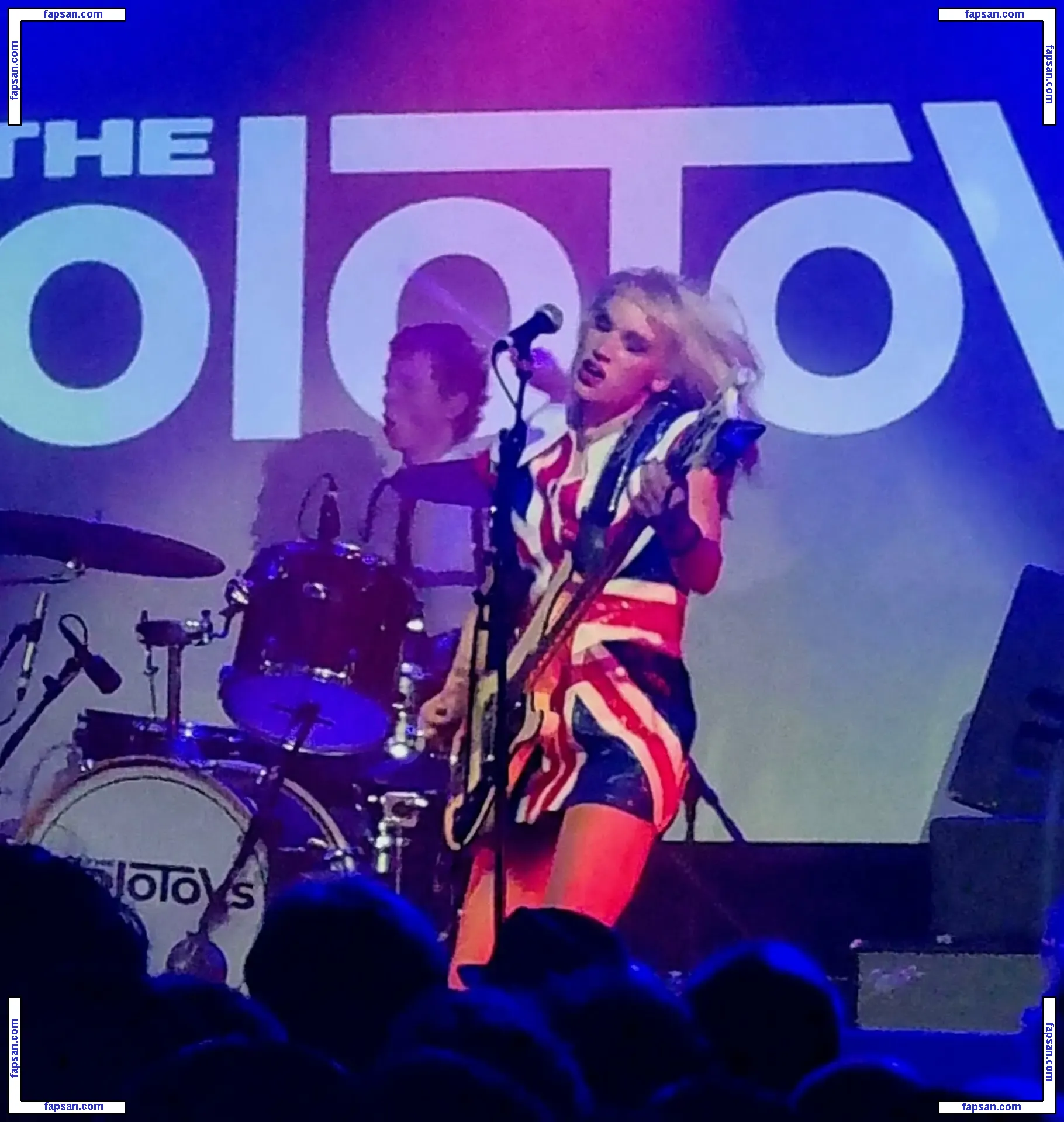 Issey Carts голая фото #0010 с Онлифанс