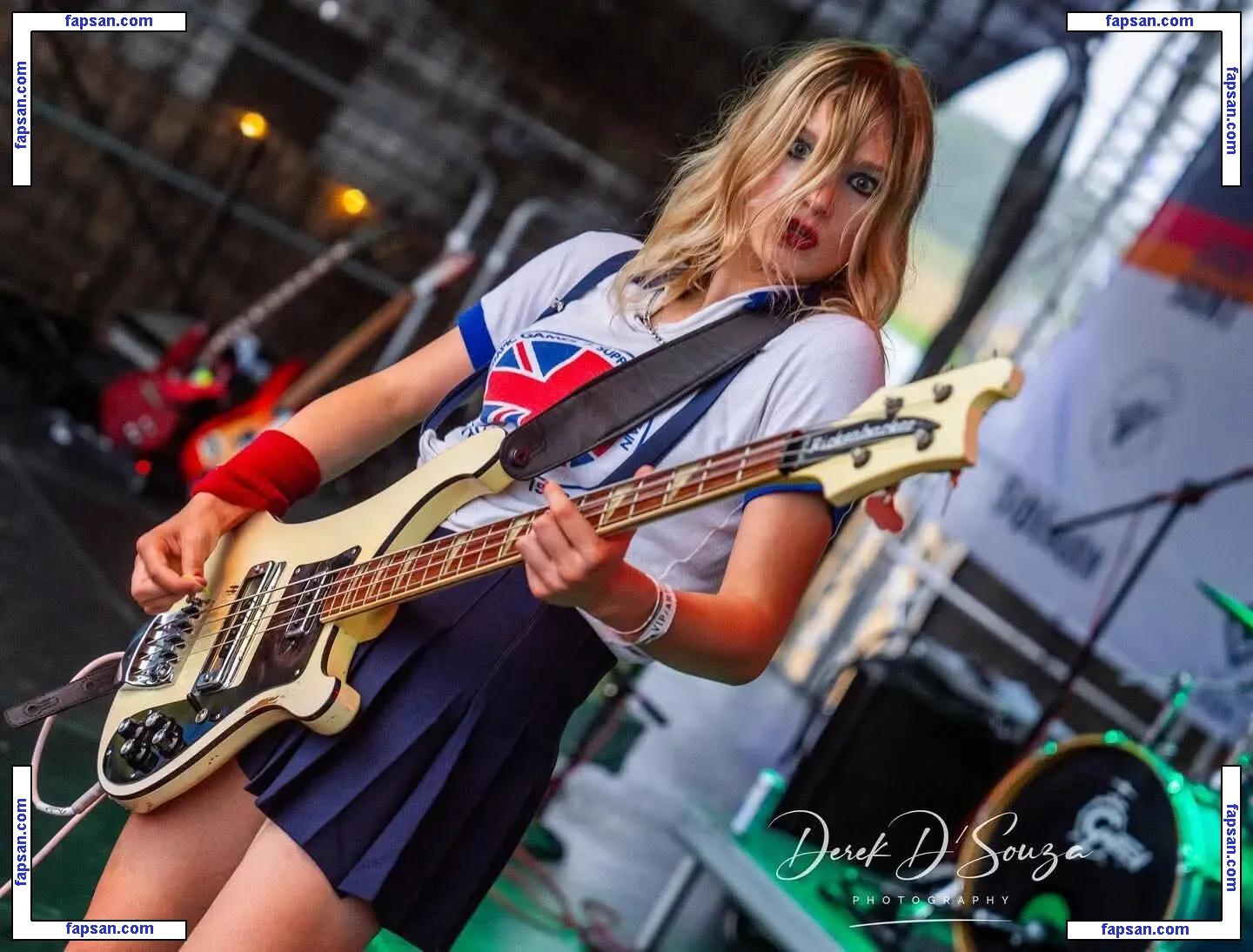 Issey Carts голая фото #0011 с Онлифанс