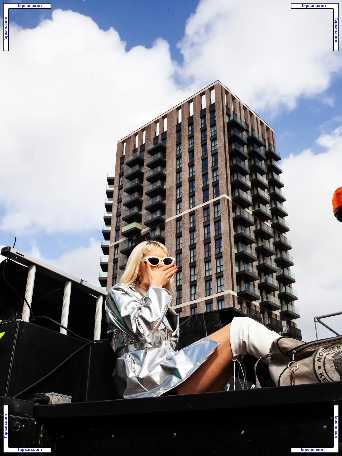 Issey Carts голая фото #0013 с Онлифанс