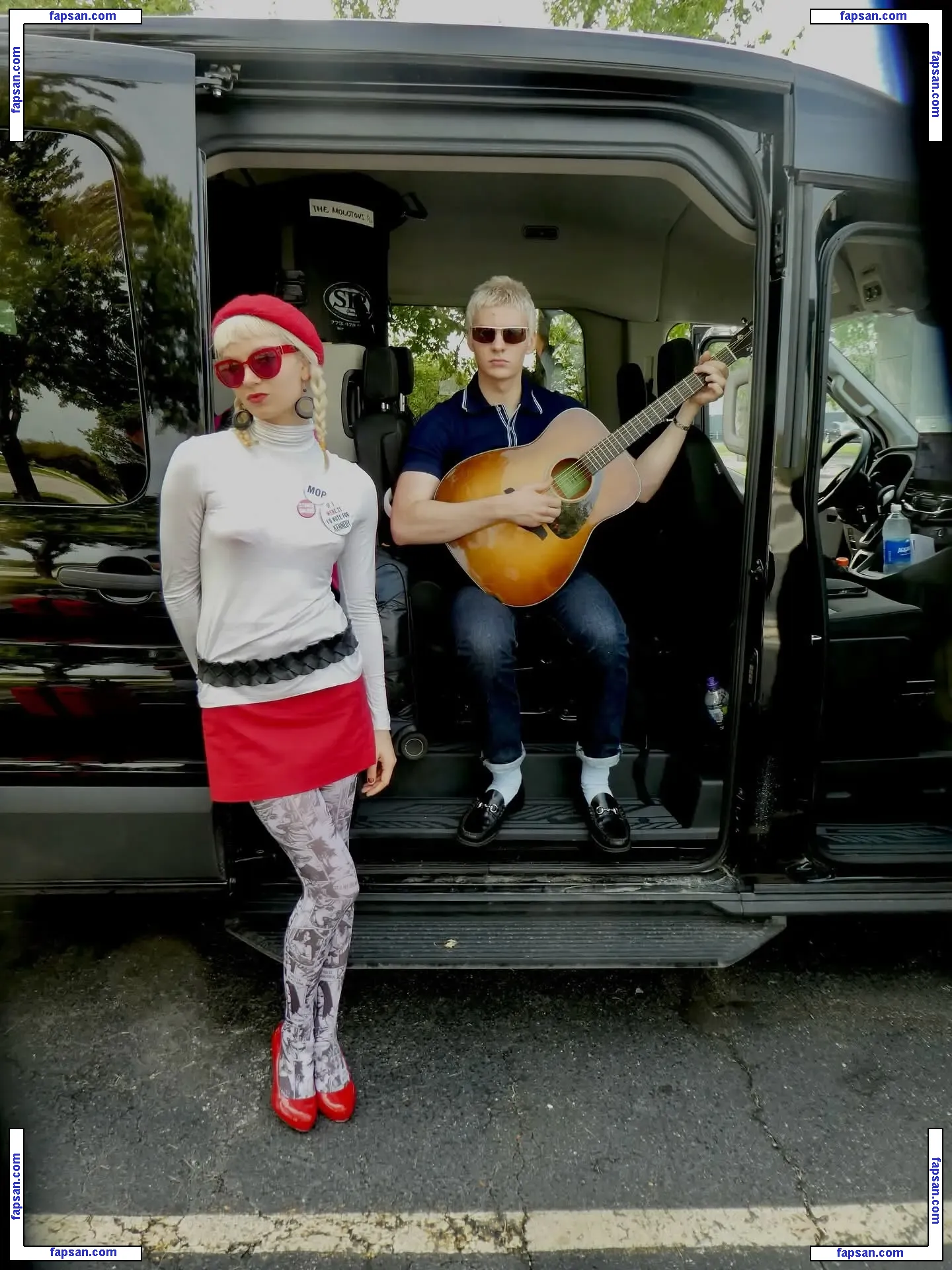 Issey Carts голая фото #0021 с Онлифанс