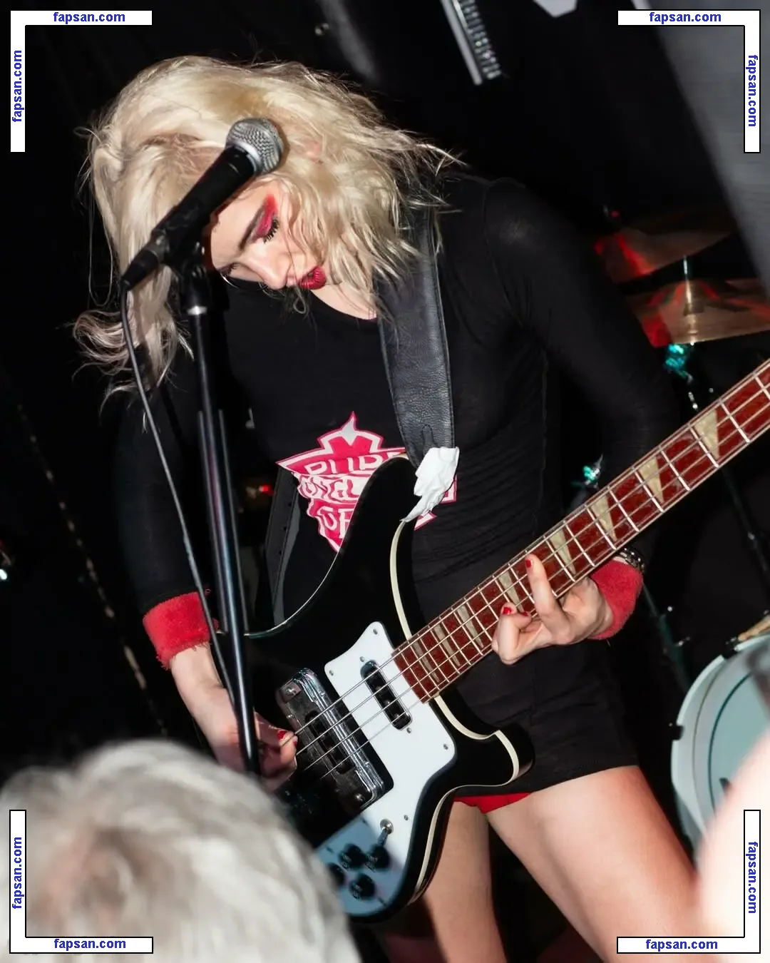 Issey Carts голая фото #0032 с Онлифанс