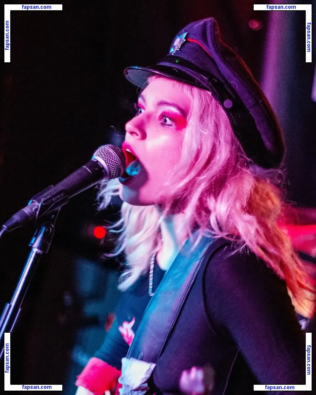 Issey Carts голая фото #0037 с Онлифанс