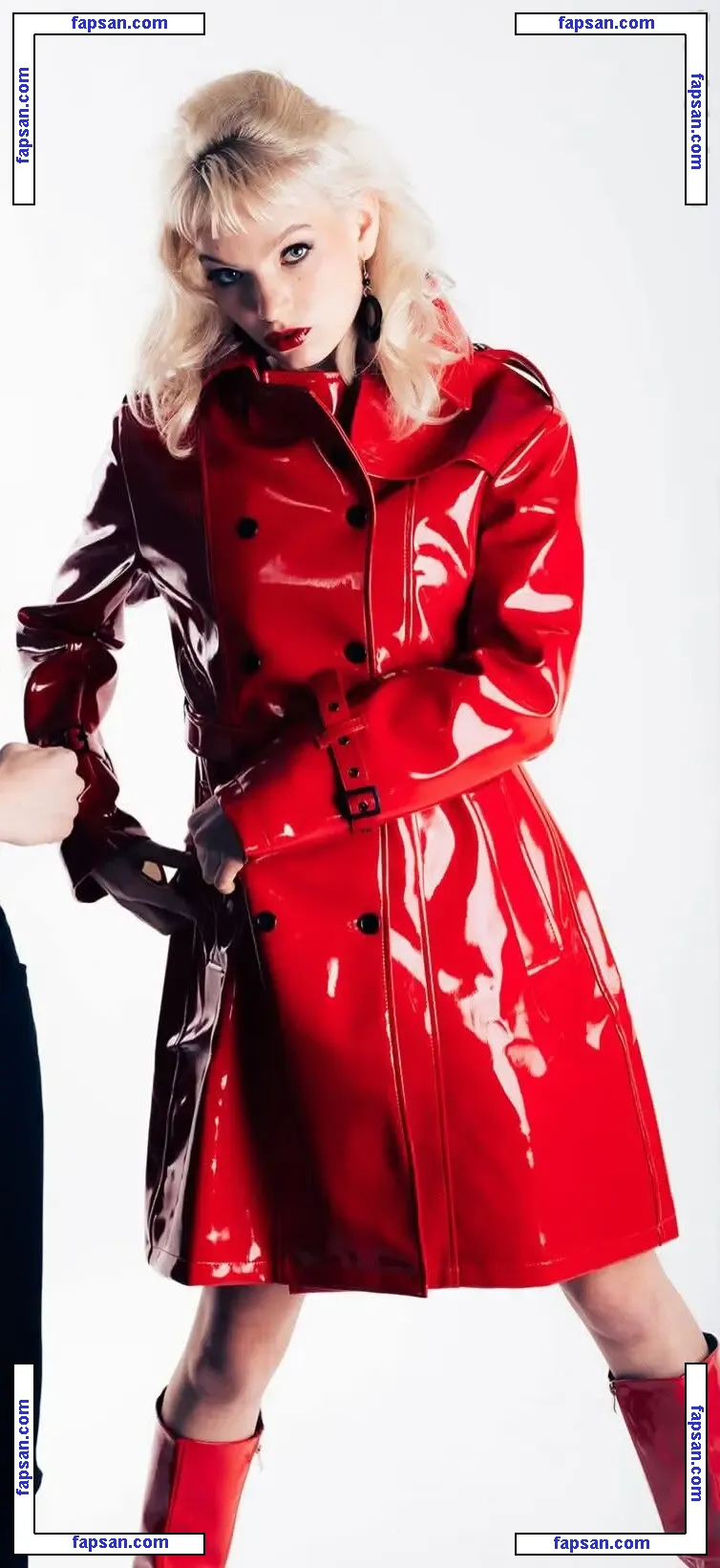 Issey Carts голая фото #0046 с Онлифанс