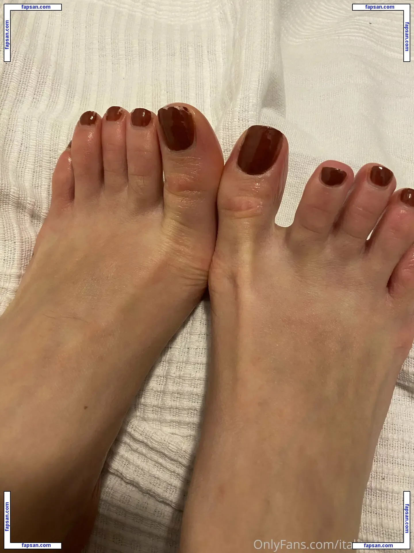 italianfeetluv nude photo #0024 from OnlyFans