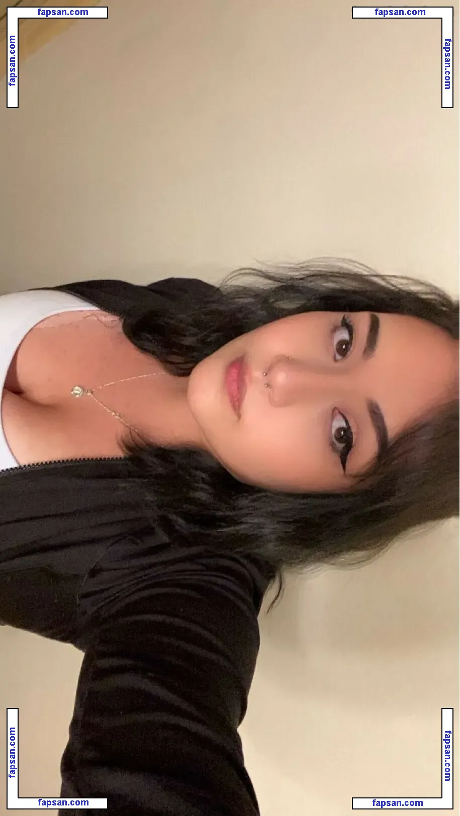 itaxhis голая фото #0001 с Онлифанс