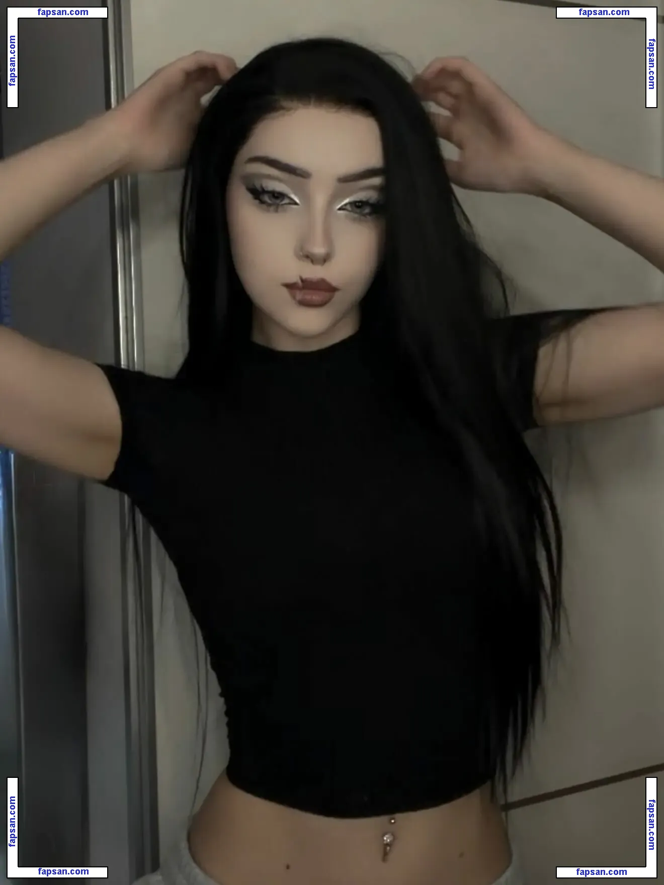 its_madmaxi nude photo #0003 from OnlyFans