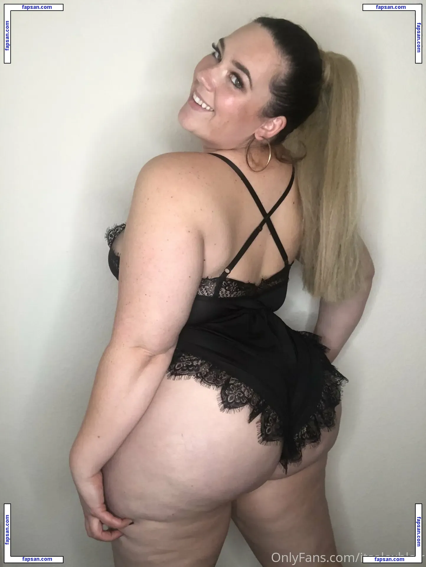 itsalexblair nude photo #0028 from OnlyFans