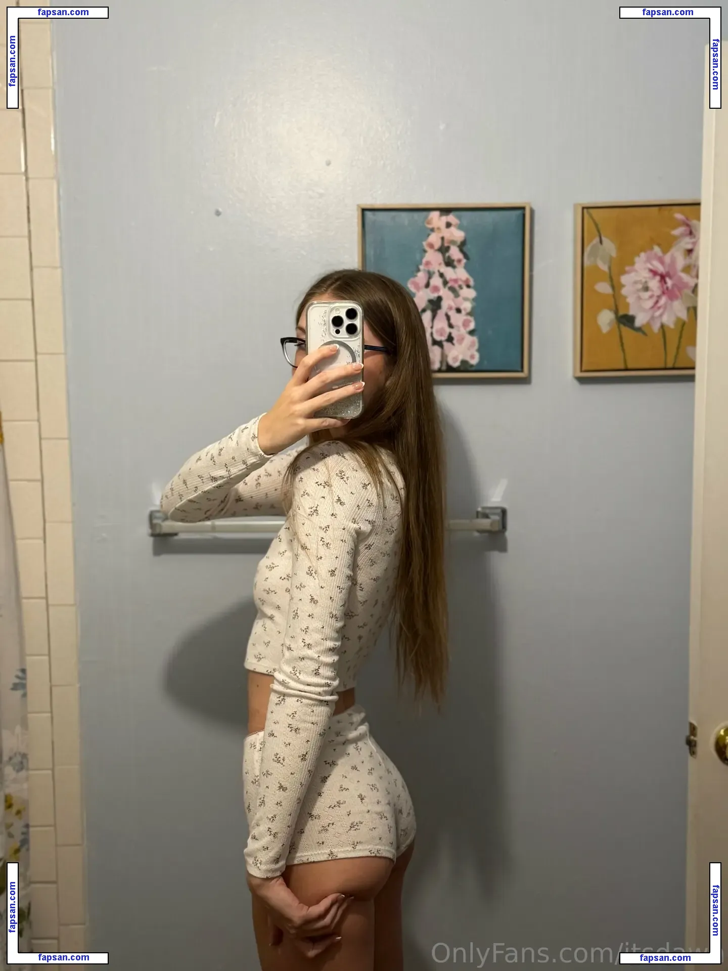 itsdawn nude photo #0003 from OnlyFans