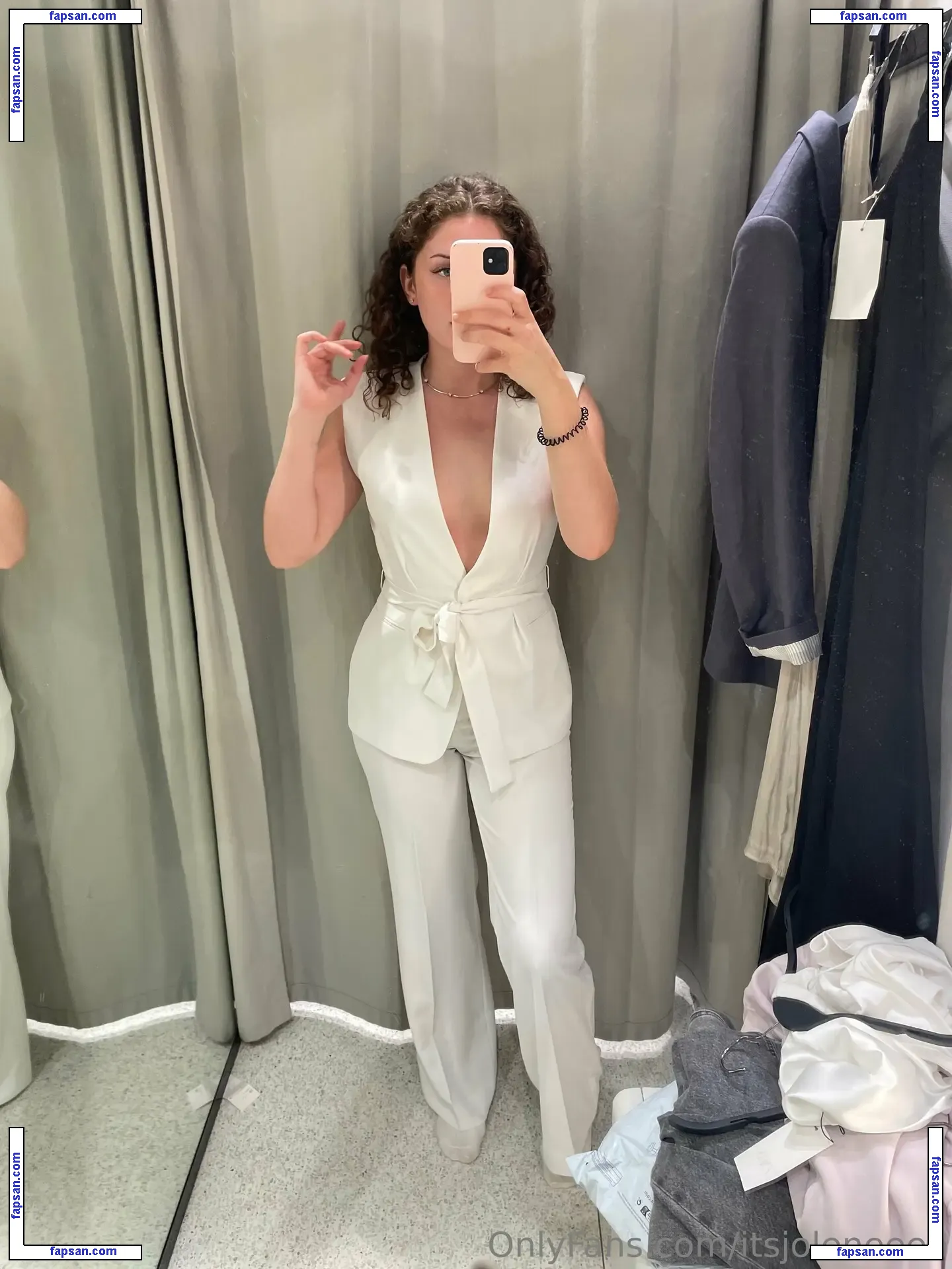 itsjoleneeee nude photo #0023 from OnlyFans