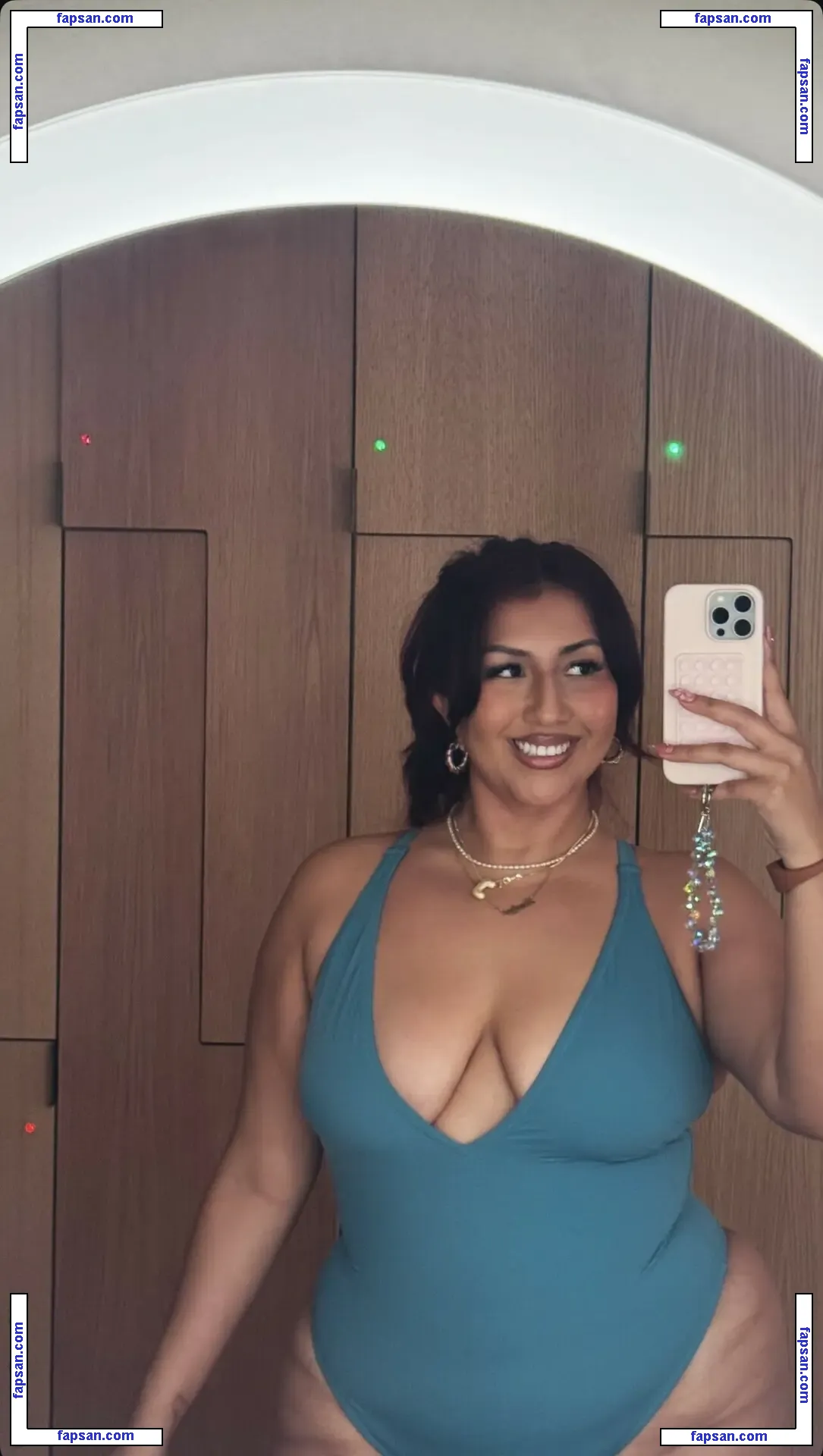 itsjustjaslyn nude photo #0002 from OnlyFans