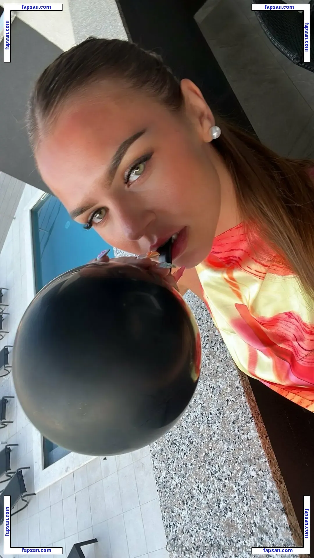 itslaurdunne nude photo #0004 from OnlyFans