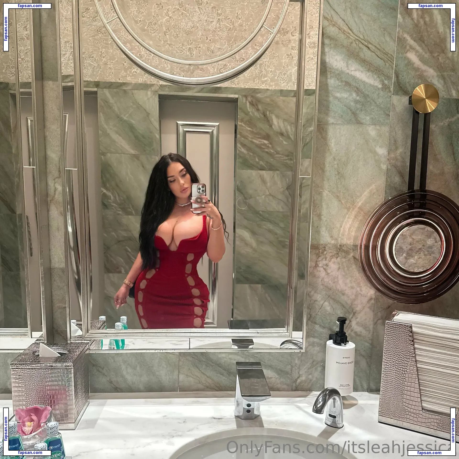 itsleahjessica nude photo #0017 from OnlyFans