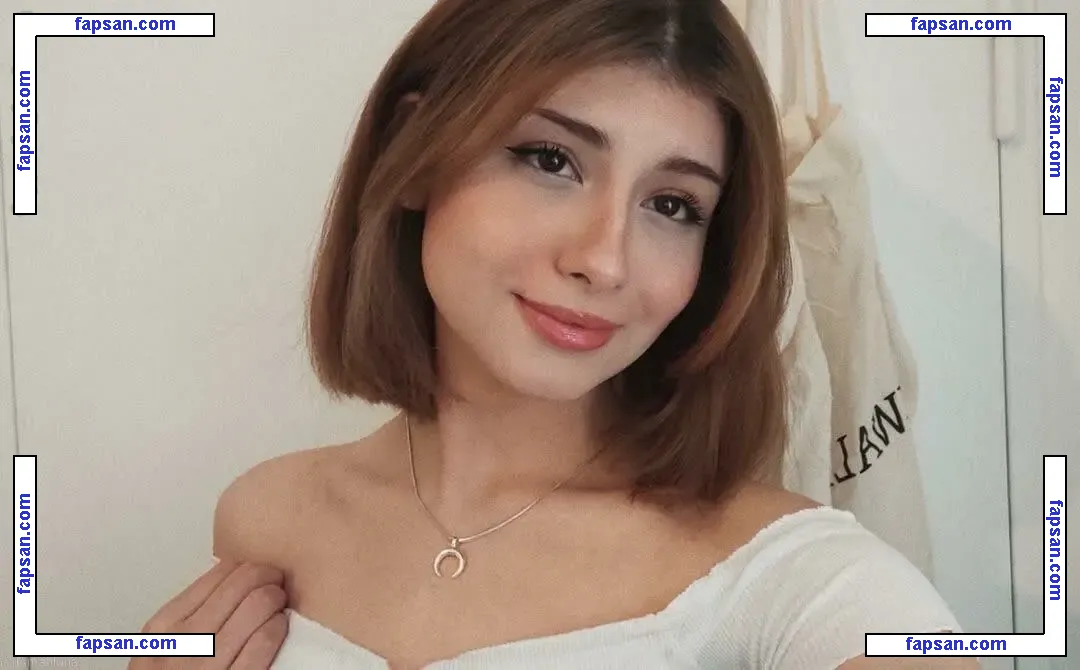 itsmahluna голая фото #0001 с Онлифанс