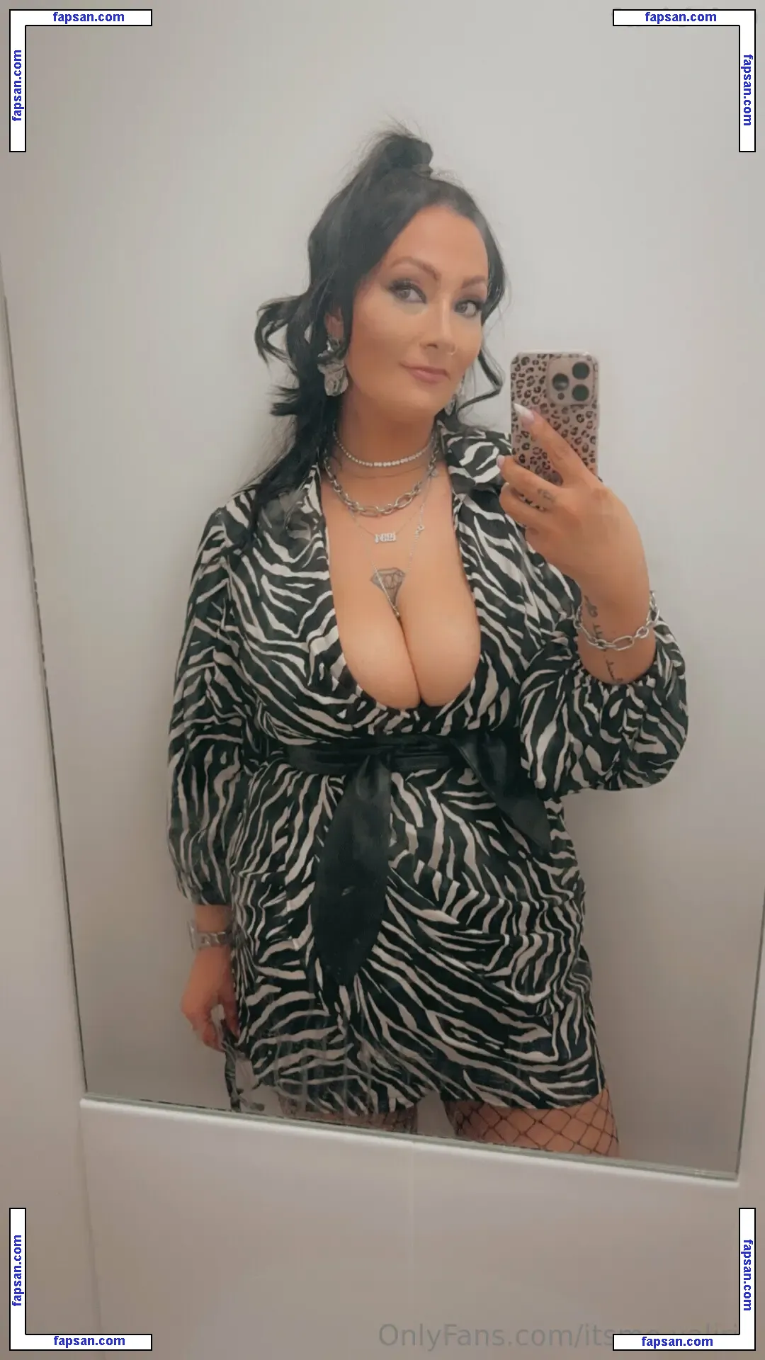 itsme.valirie nude photo #0035 from OnlyFans