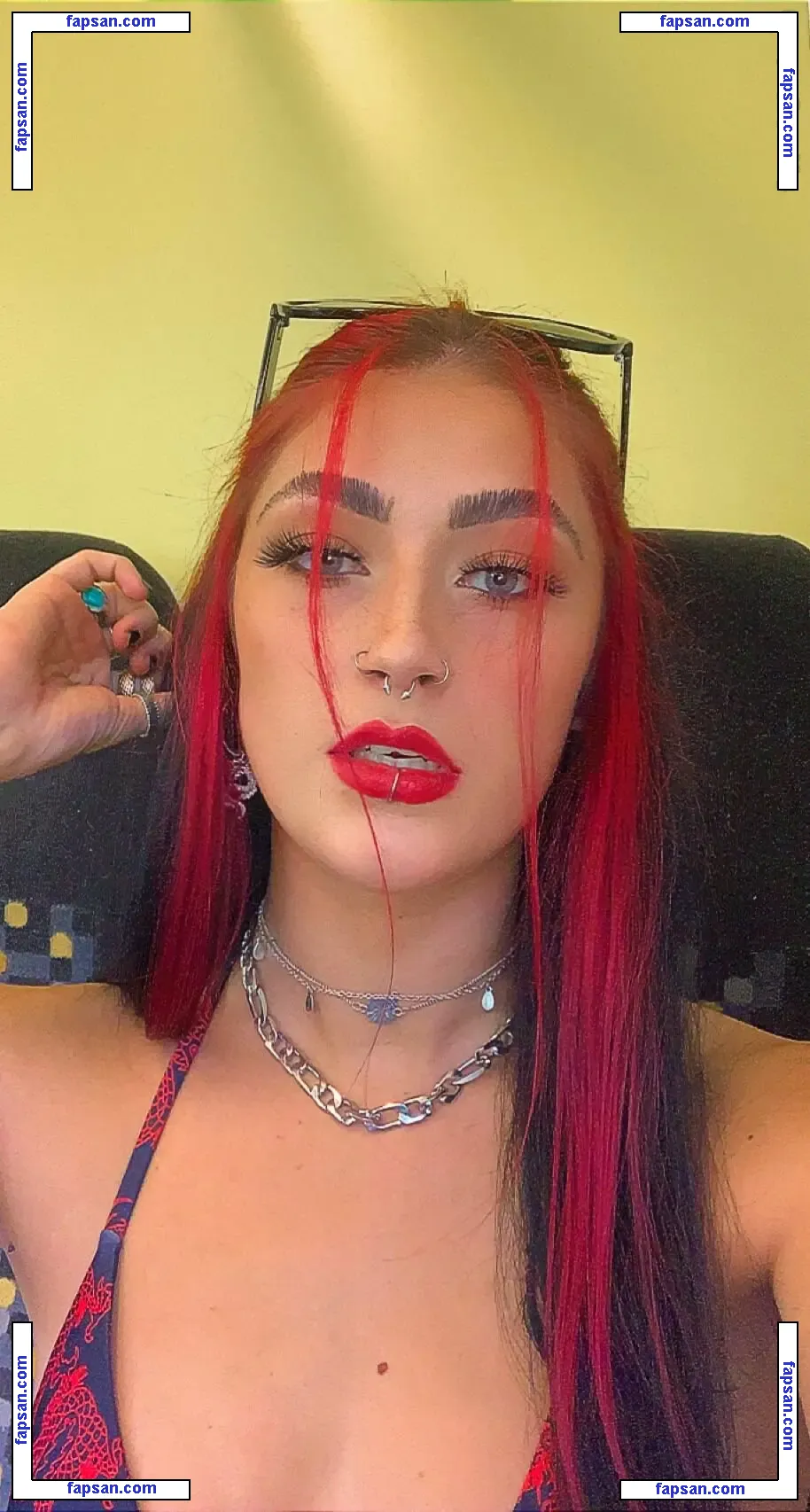 Itsravenriley nude photo #0003 from OnlyFans