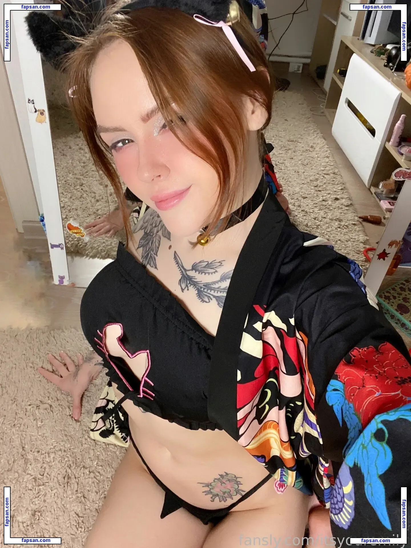 itsyouremily / emelie_meow_ / emilylovepizza nude photo #0017 from OnlyFans