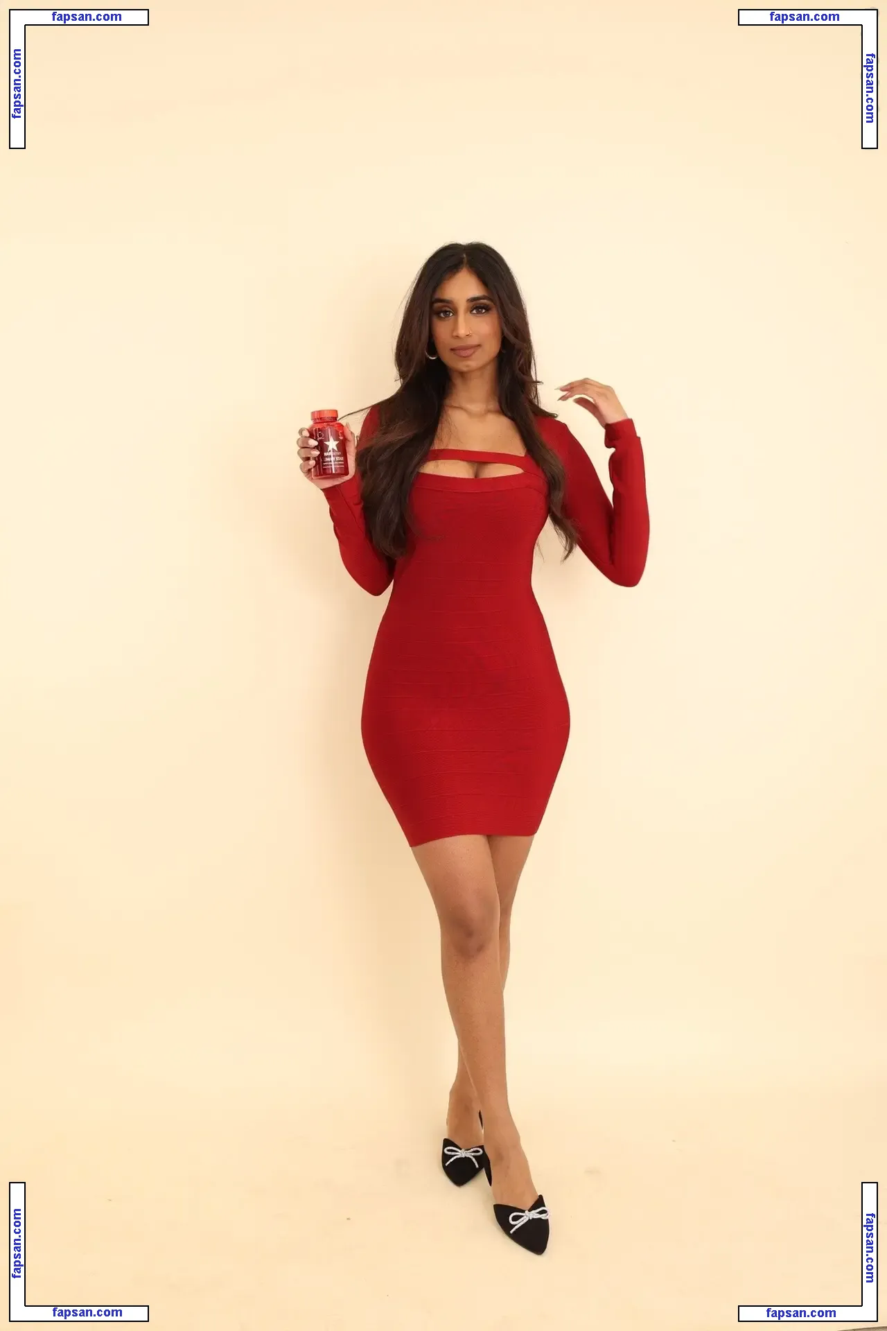 itsyourgirlshelina nude photo #0008 from OnlyFans
