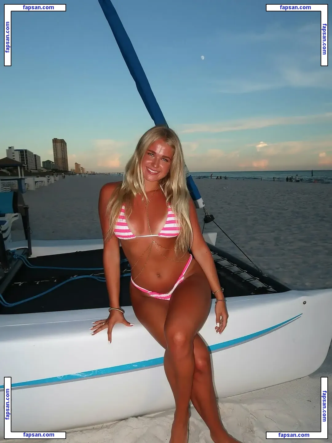 Ivey Sholar nude photo #0010 from OnlyFans