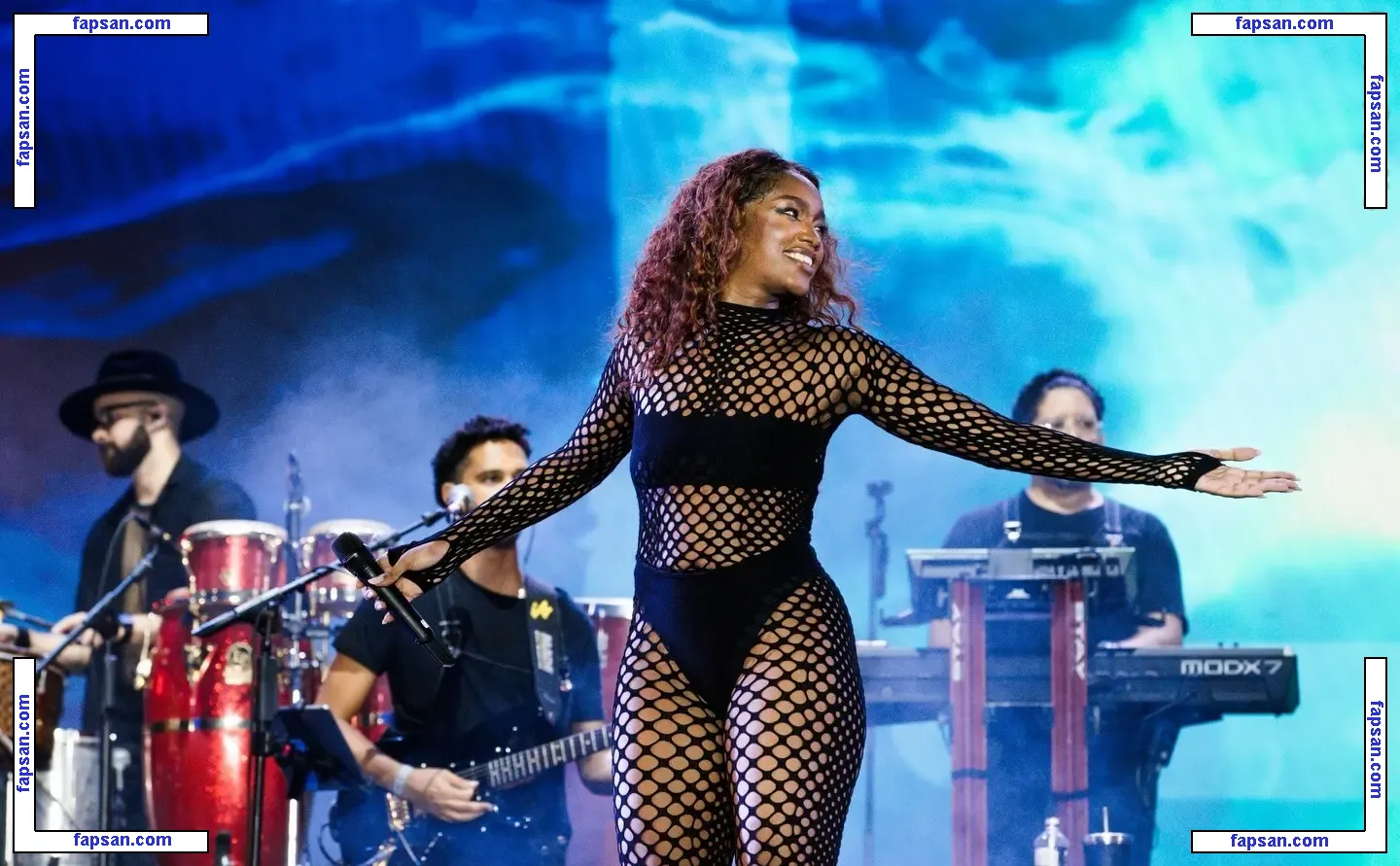 Iza Cantora голая фото #0206 с Онлифанс