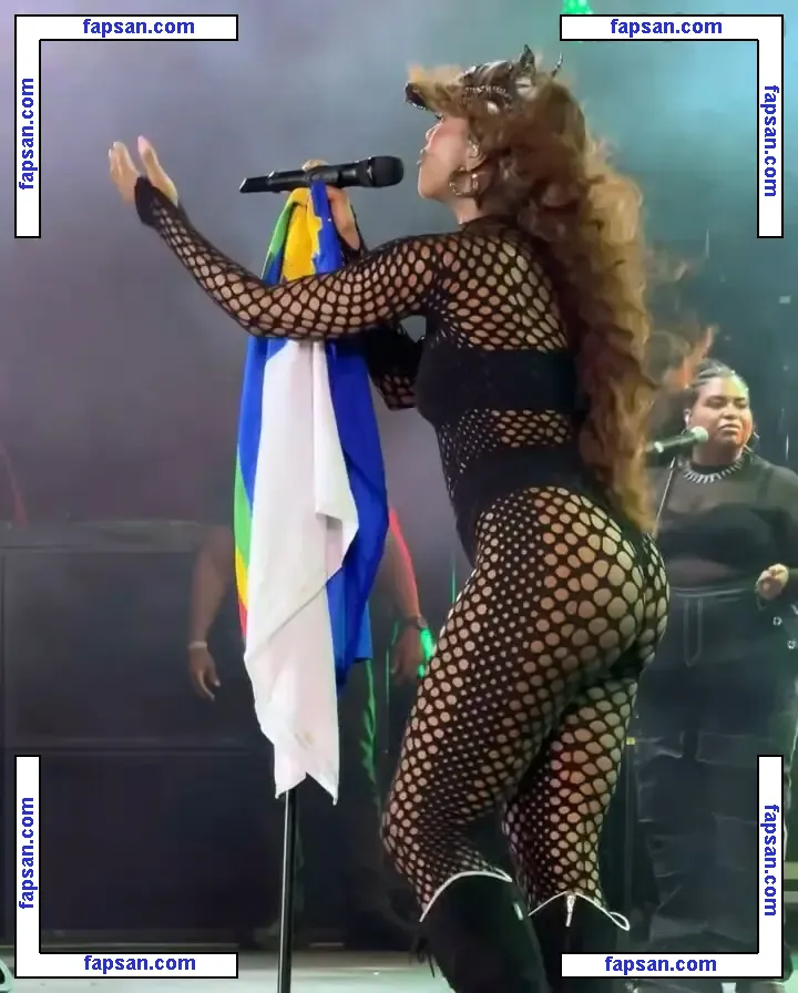 Iza Cantora голая фото #0207 с Онлифанс