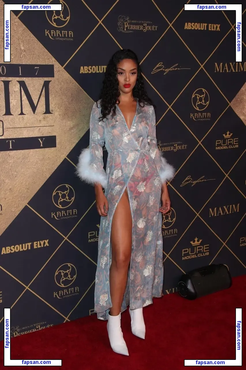 Izabela Guedes nude photo #0002 from OnlyFans