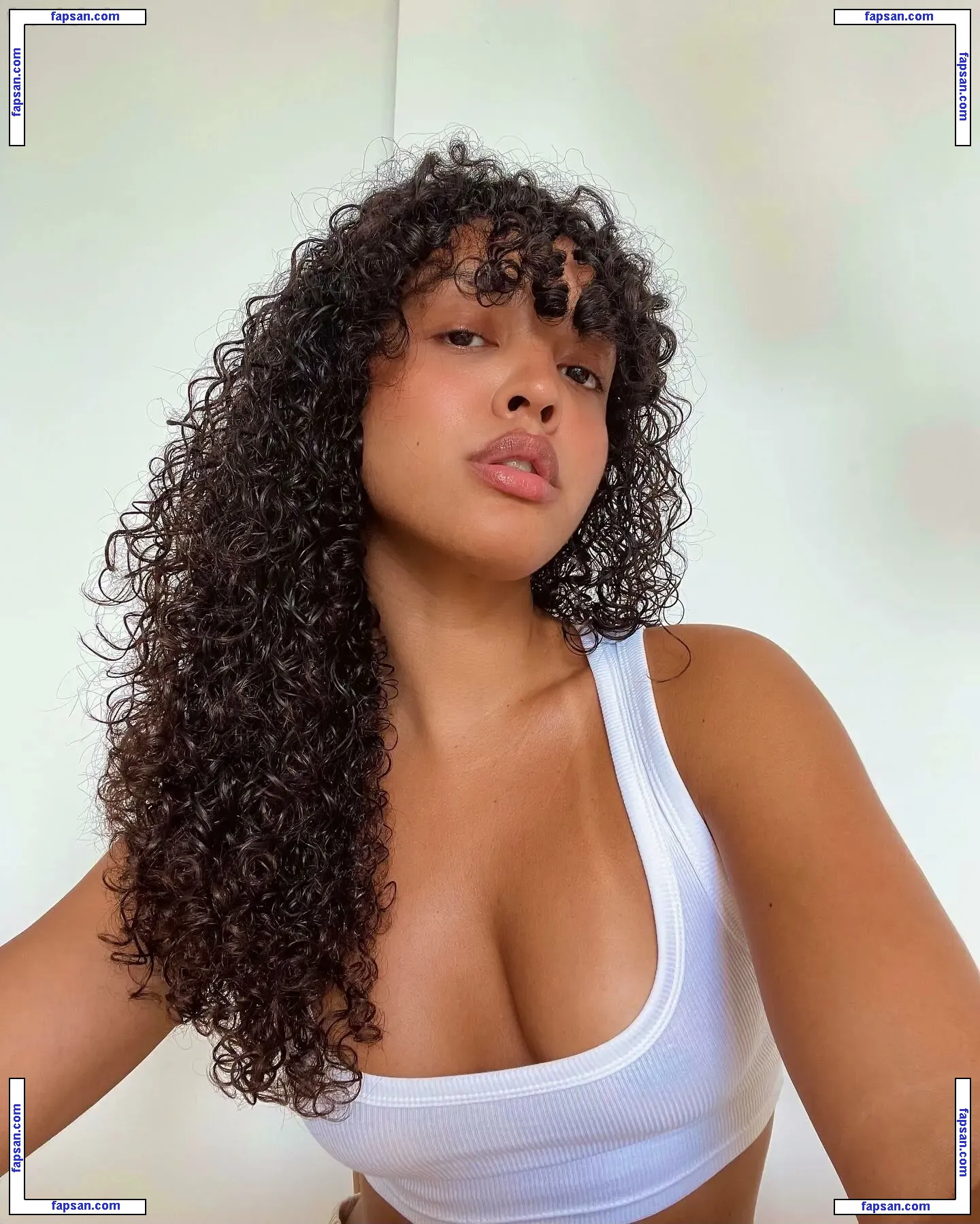 Izabela Guedes nude photo #0079 from OnlyFans