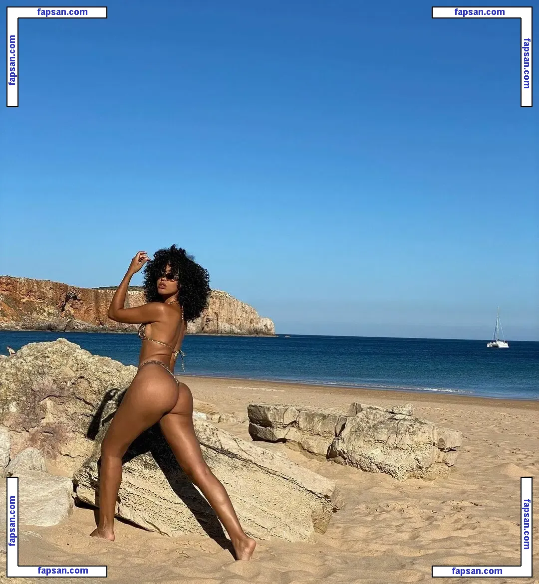 Izabela Guedes nude photo #0082 from OnlyFans