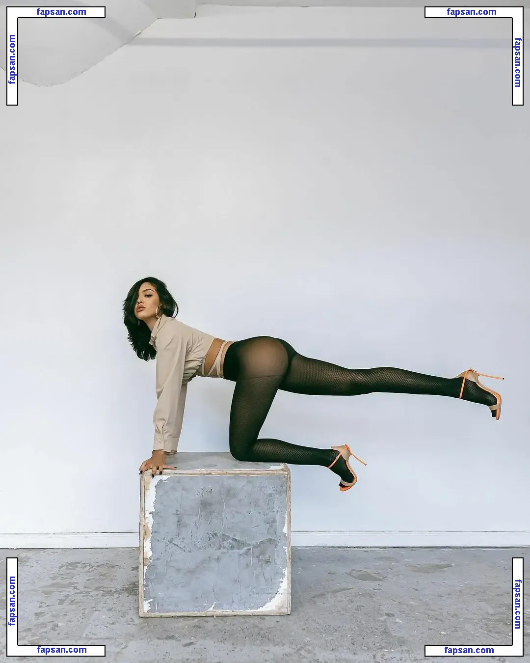 Izabela Guedes nude photo #0085 from OnlyFans