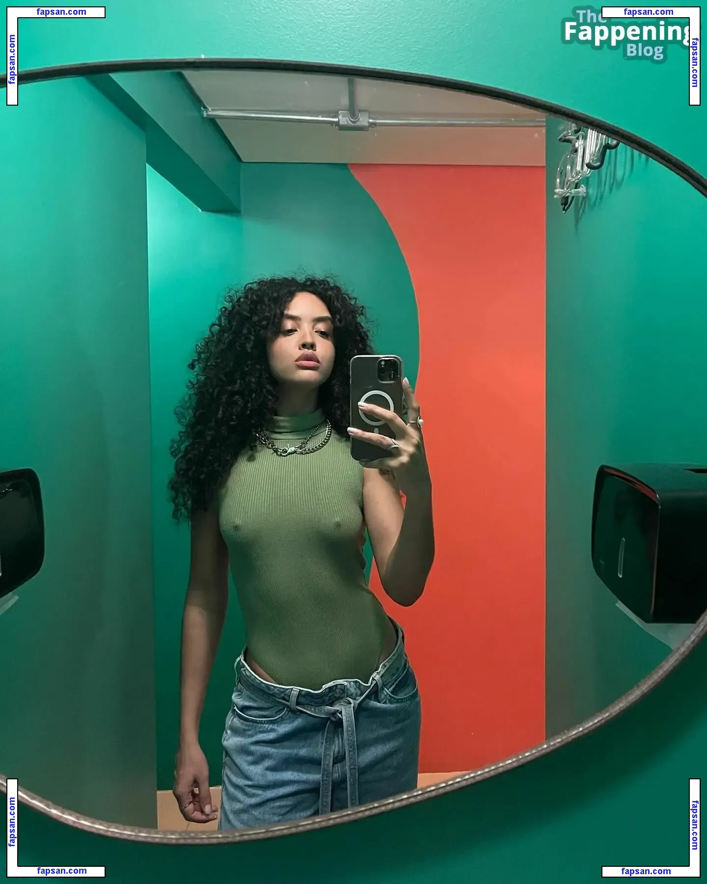 Izabela Guedes nude photo #0102 from OnlyFans