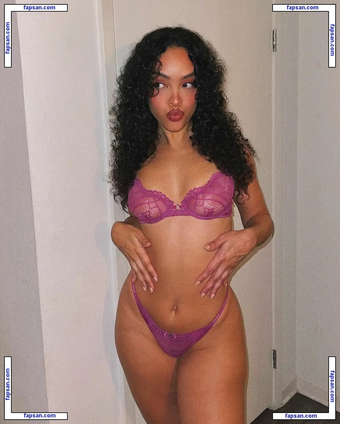 Izabela Guedes nude photo #0106 from OnlyFans