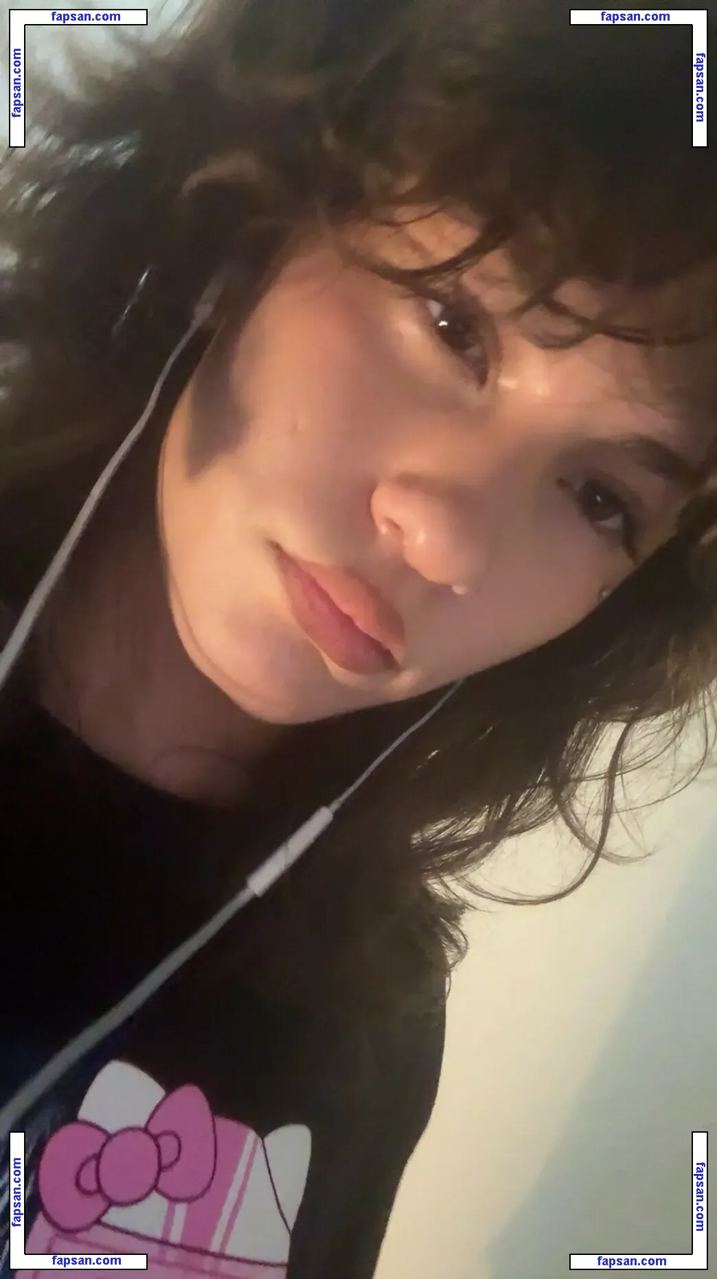 izisgones nude photo #0003 from OnlyFans