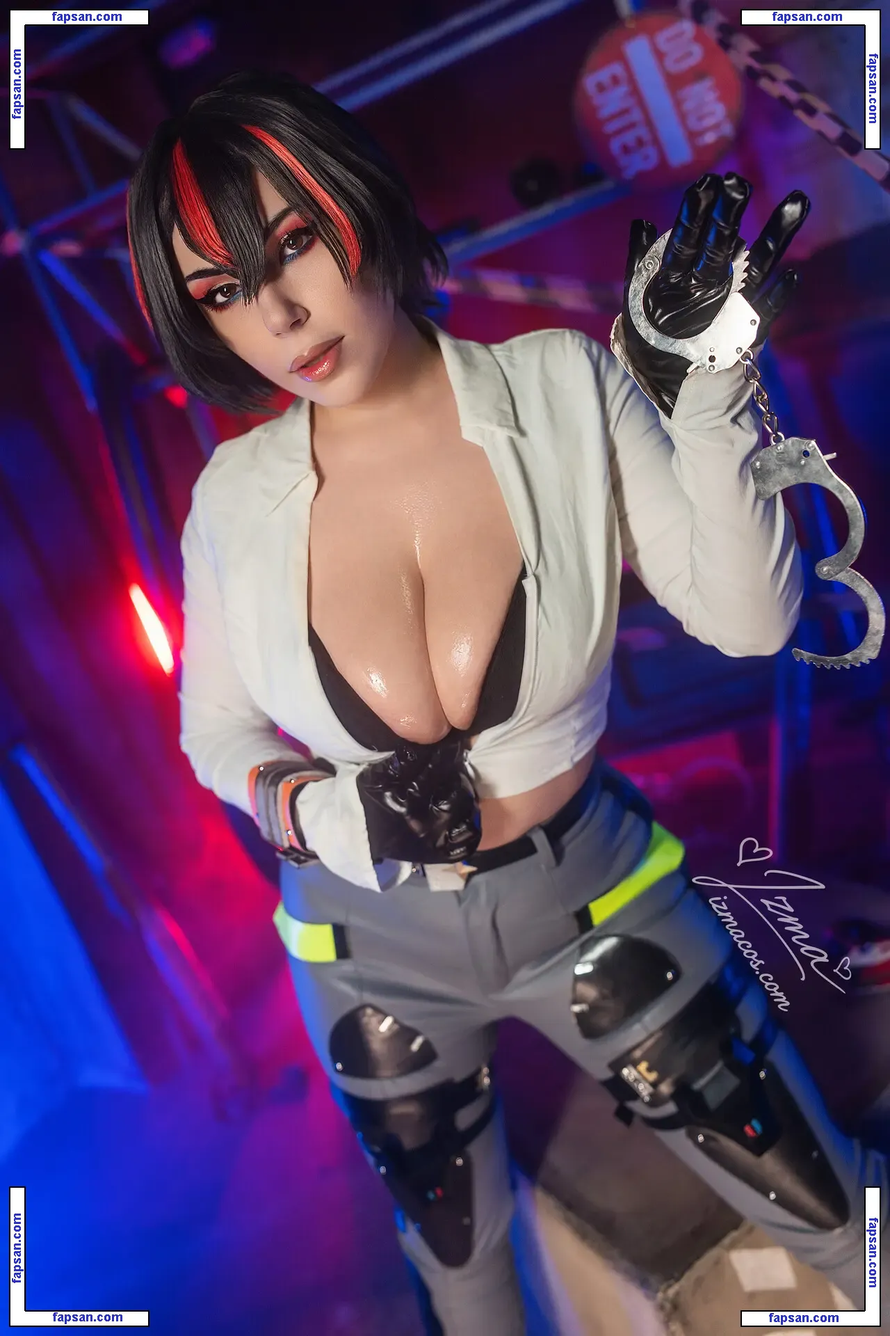 Izmacat nude photo #0005 from OnlyFans