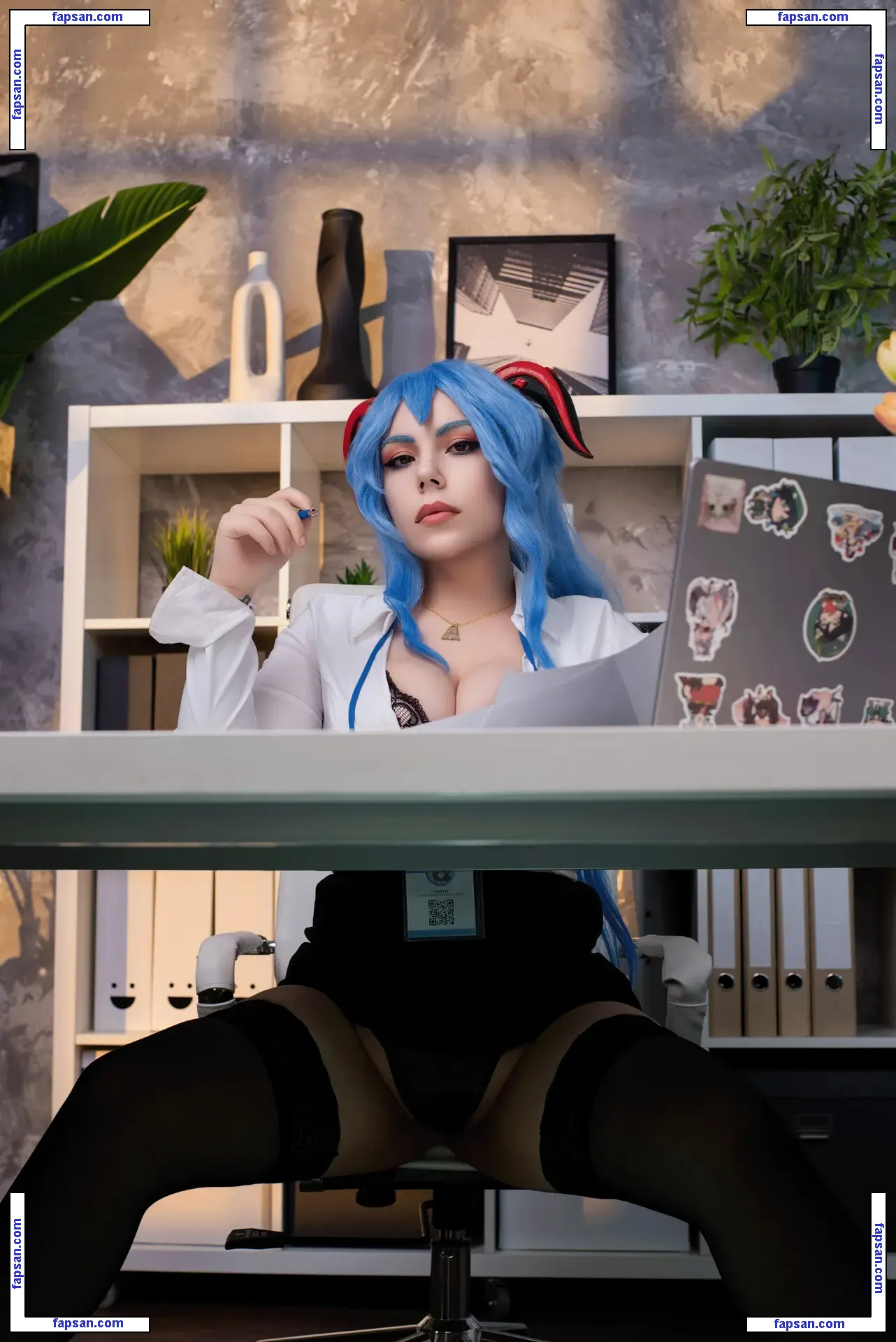 Izmacat голая фото #0019 с Онлифанс