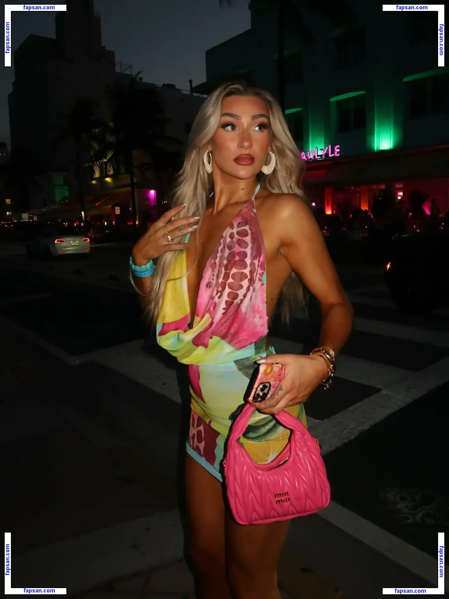 Izzi Dame nude photo #0095 from OnlyFans
