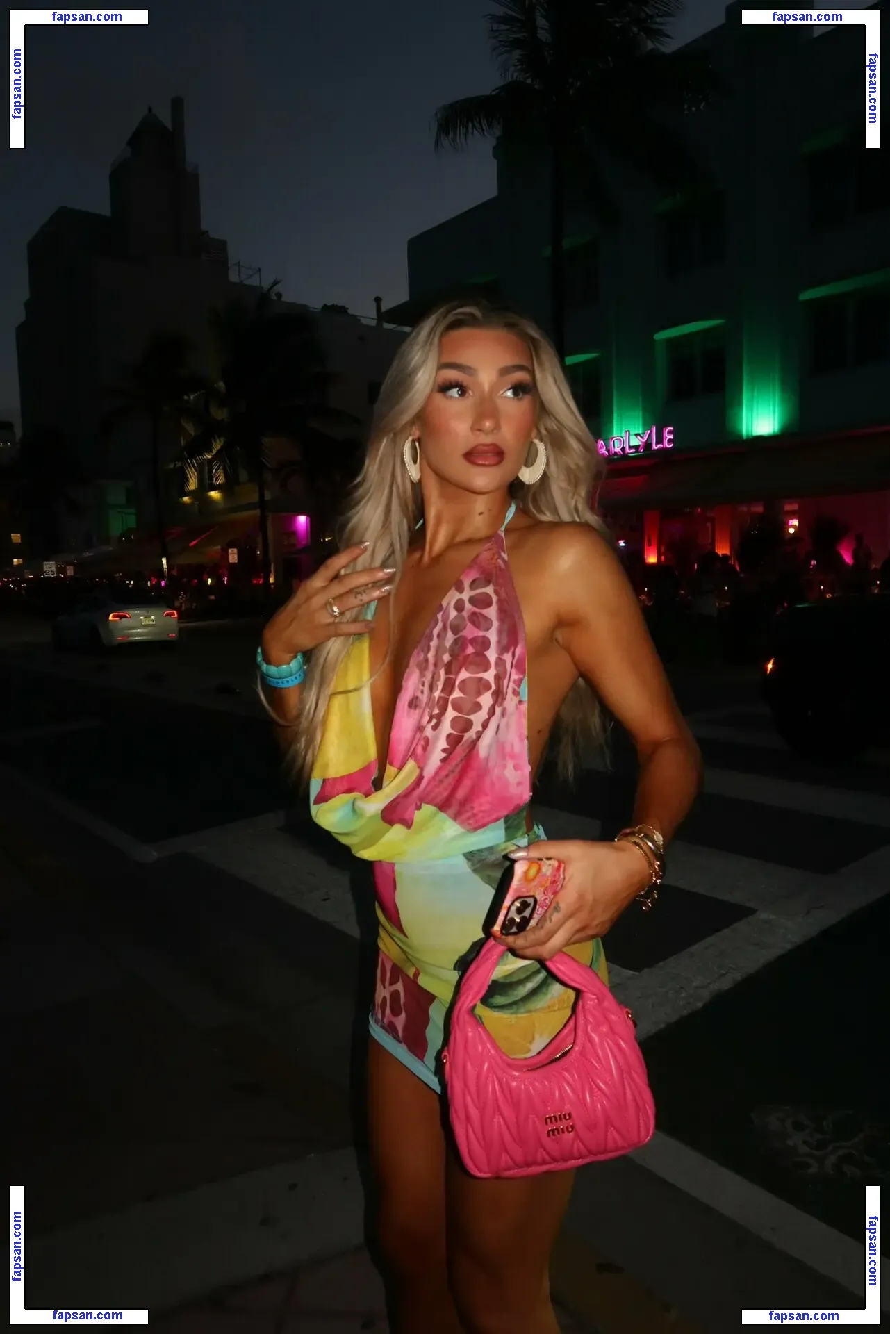 Izzi Dame nude photo #0104 from OnlyFans