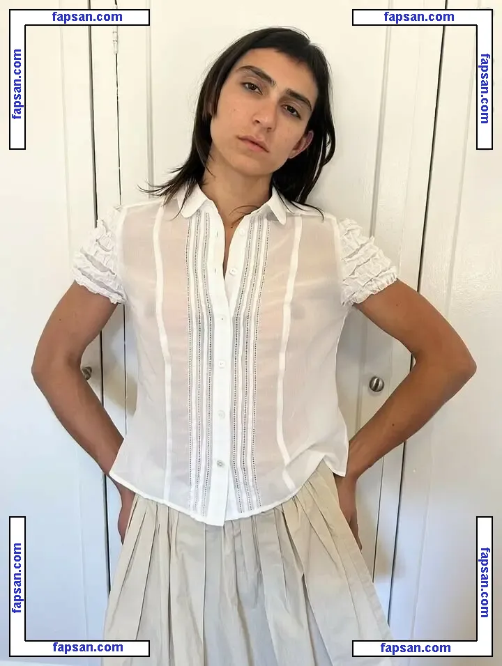 Izzi Rojas nude photo #0021 from OnlyFans