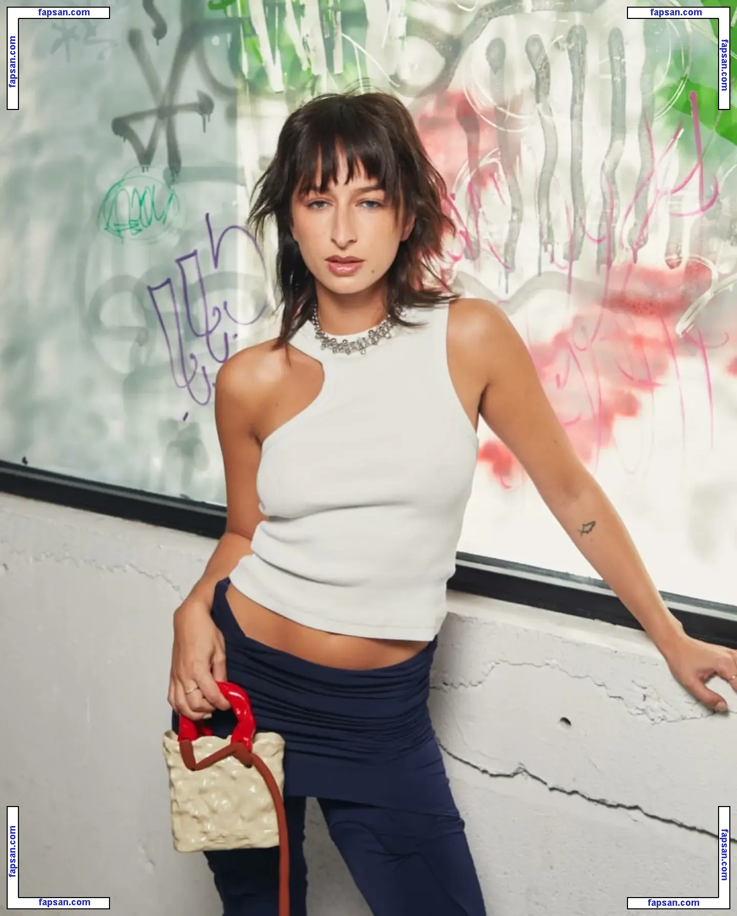 izzipoopi голая фото #0020 с Онлифанс