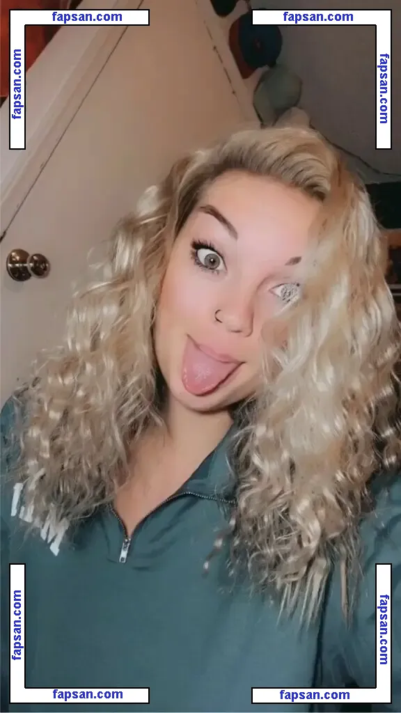 Izziyo14 nude photo #0022 from OnlyFans