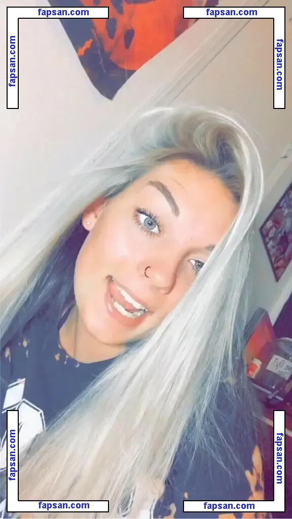 Izziyo14 nude photo #0023 from OnlyFans