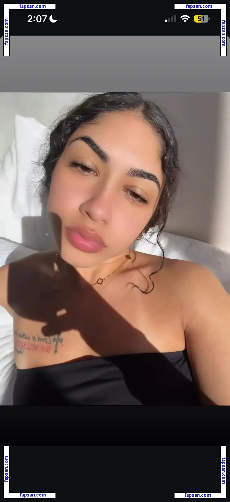 izzliyah_ nude photo #0005 from OnlyFans