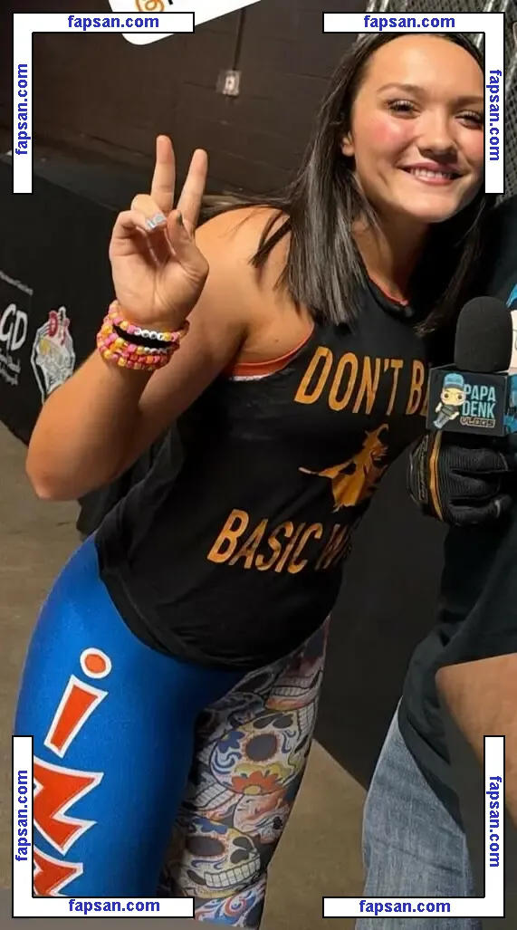 Izzy Moreno голая фото #0042 с Онлифанс