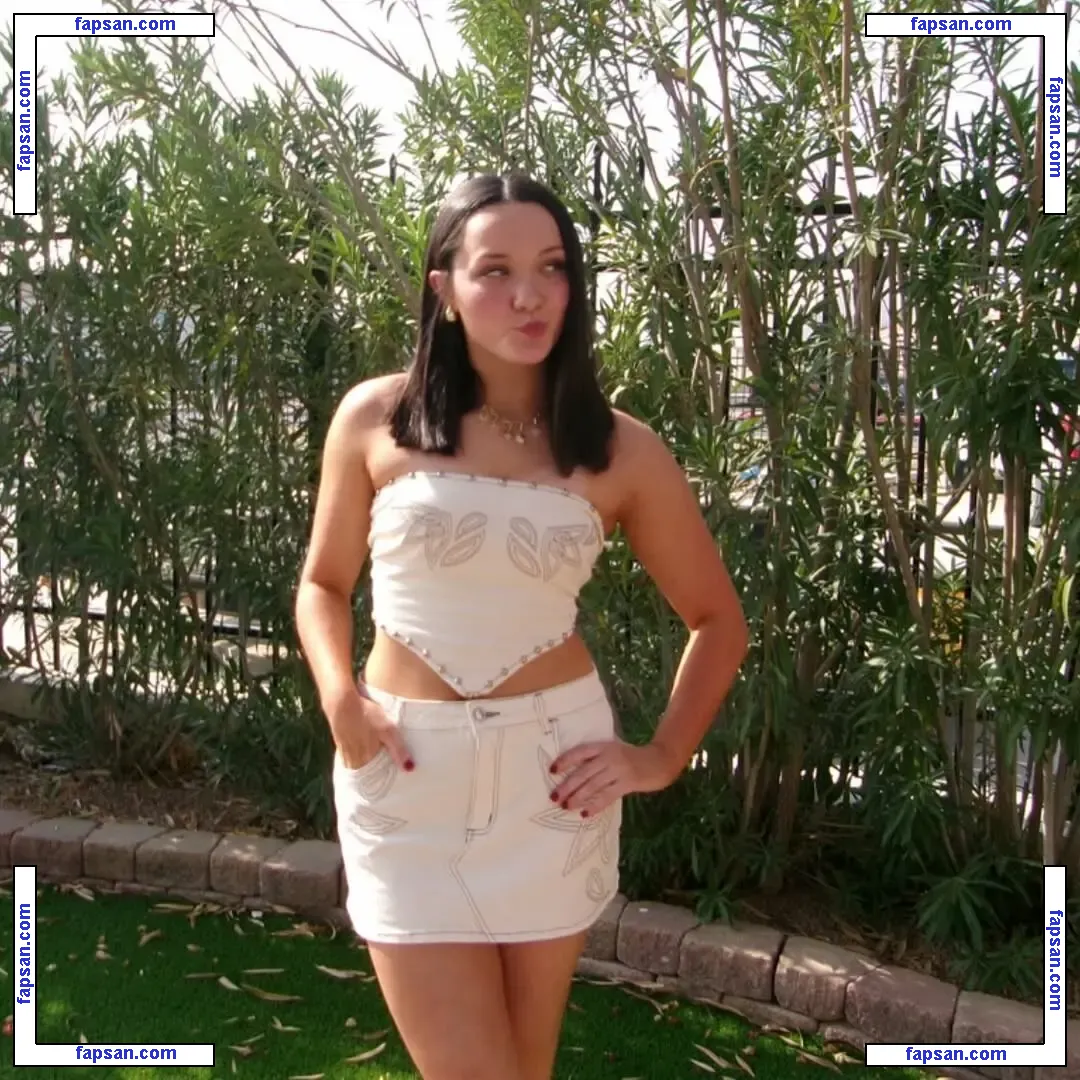 Izzy Moreno голая фото #0060 с Онлифанс