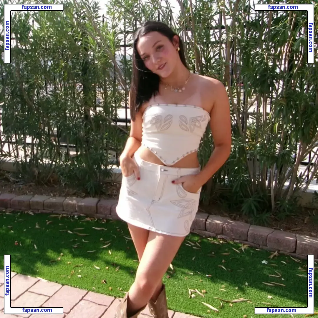 Izzy Moreno голая фото #0061 с Онлифанс