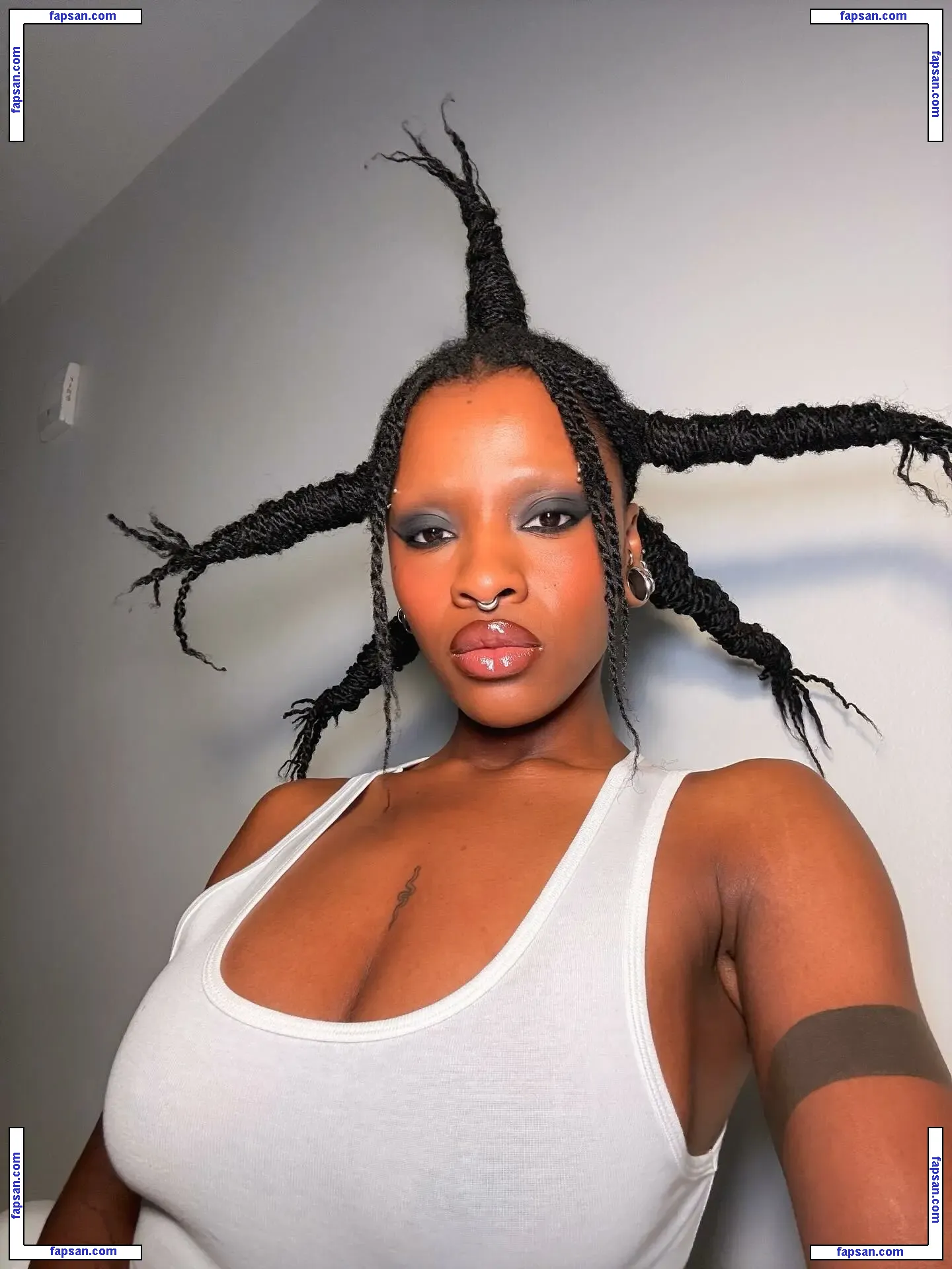 Jacinda nude photo #0038 from OnlyFans