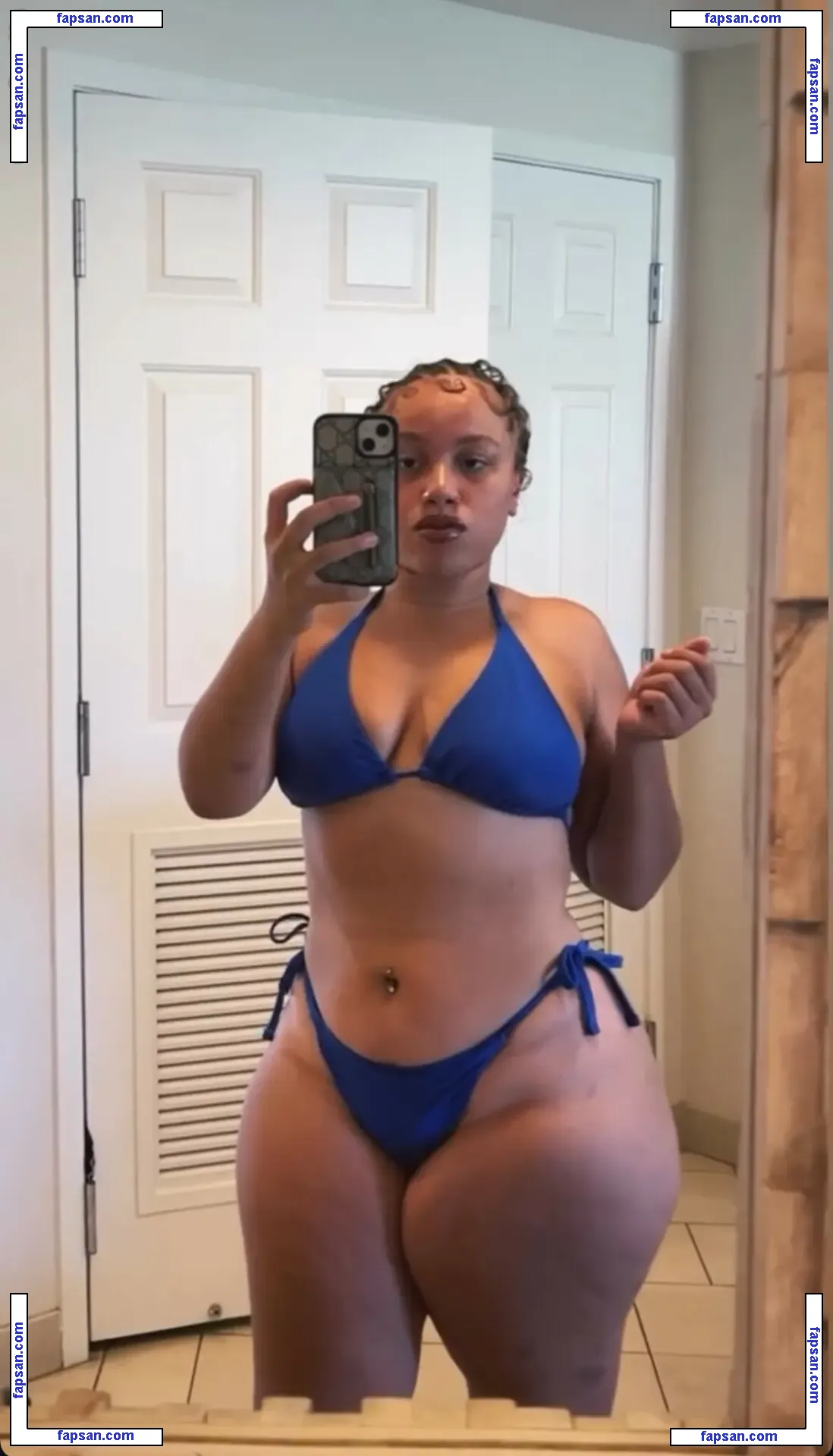 Jackieefrierson nude photo #0002 from OnlyFans