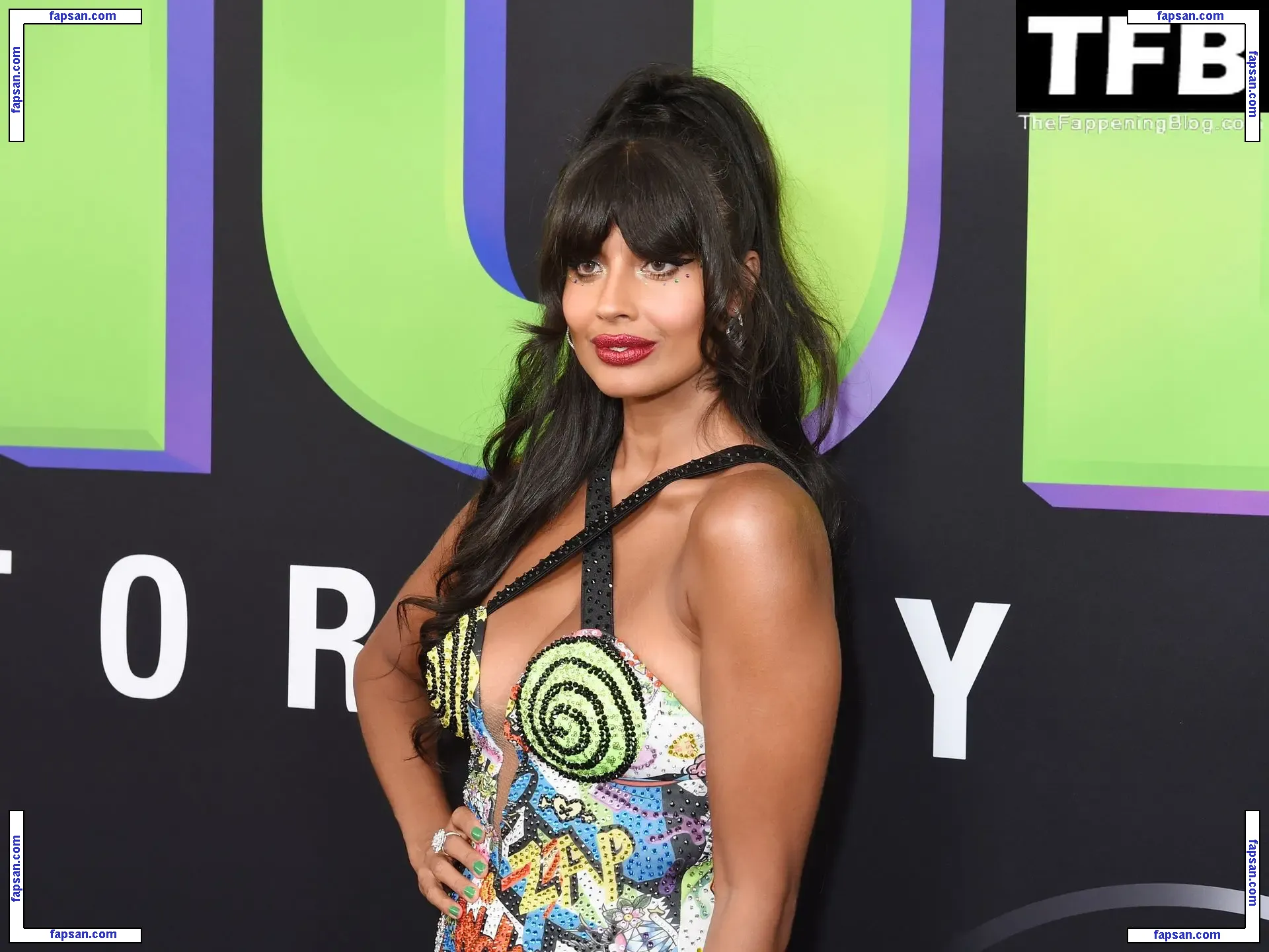 Jameela Jamil nude photo #0137 from OnlyFans