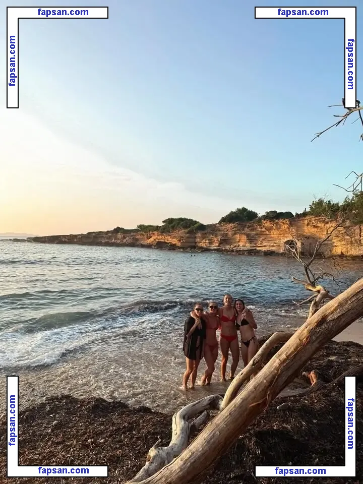 Jana Fernández nude photo #0003 from OnlyFans